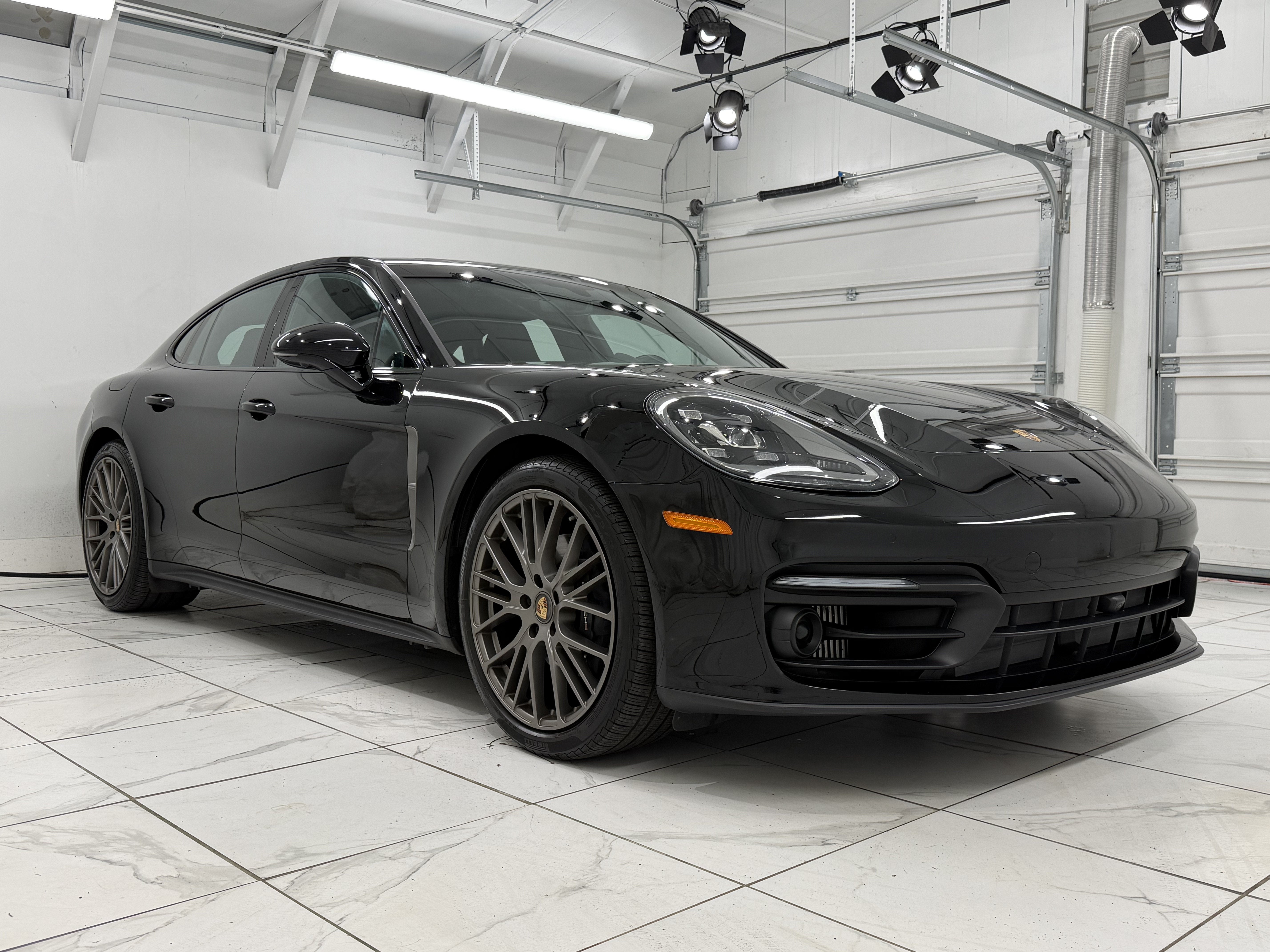 2023 Porsche Panamera 4 Platinum Edition
