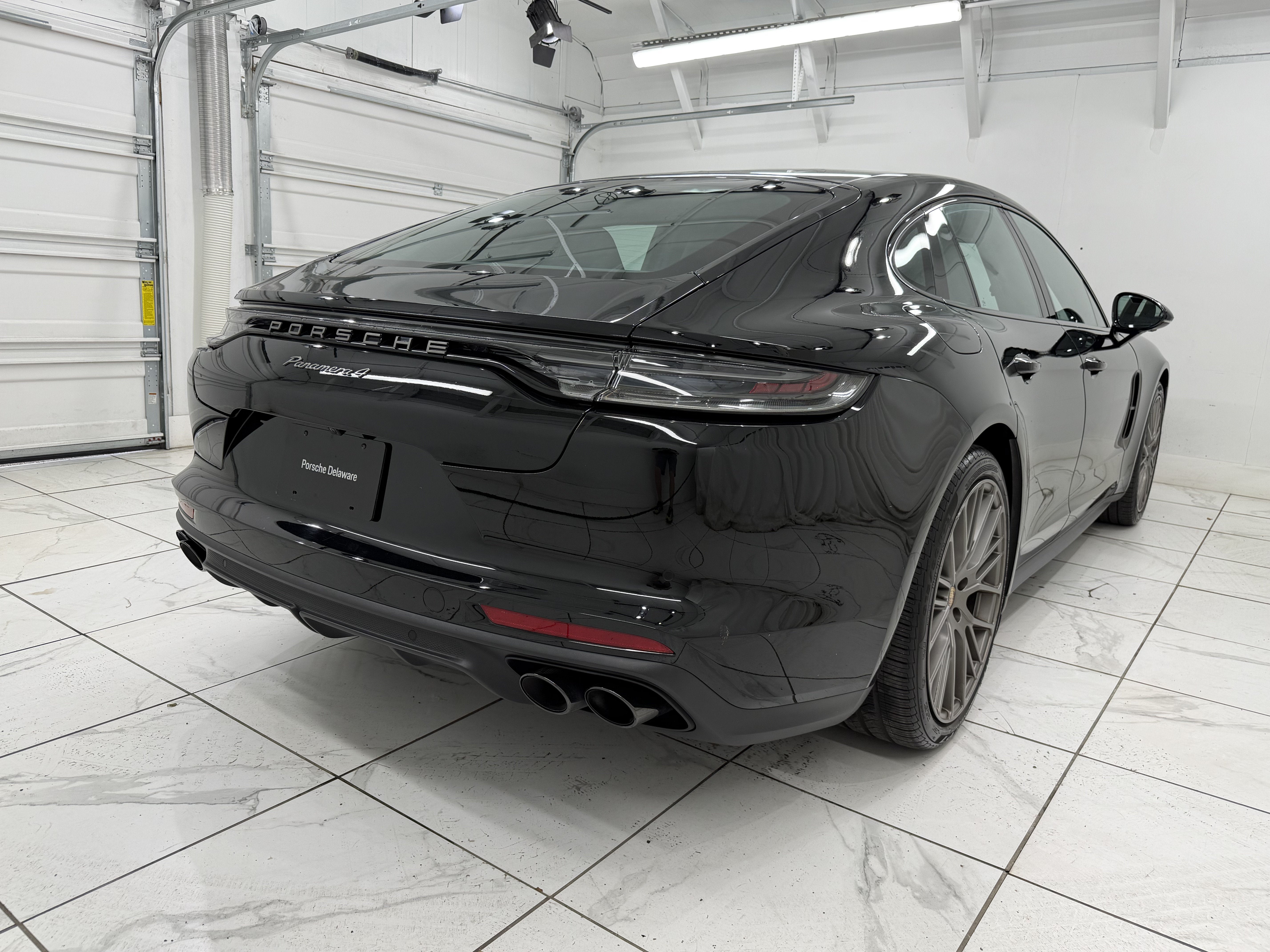 2023 Porsche Panamera 4 Platinum Edition