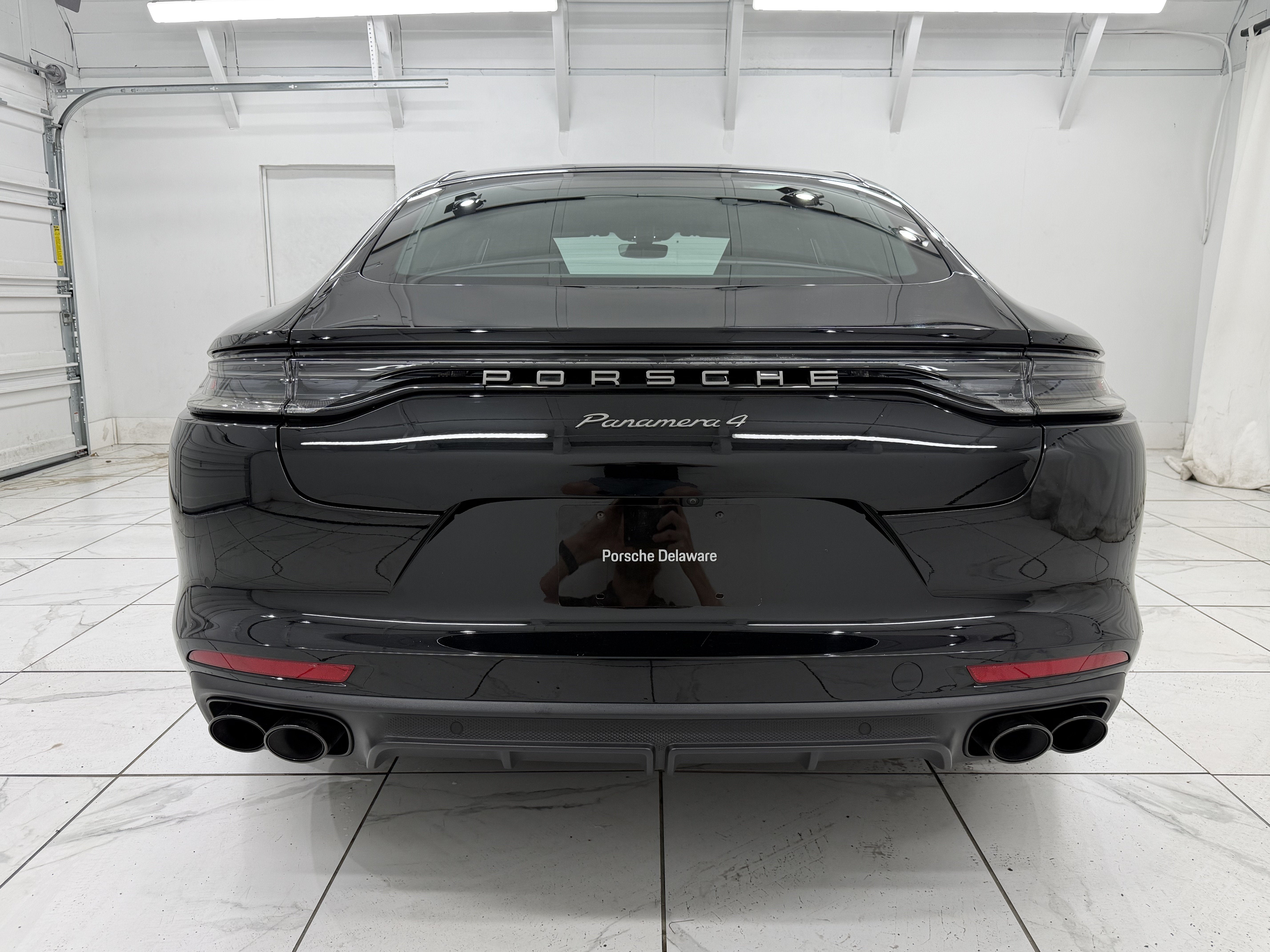2023 Porsche Panamera 4 Platinum Edition