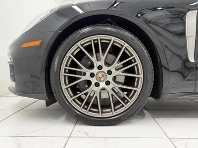 2023 Porsche Panamera 4 Platinum Edition