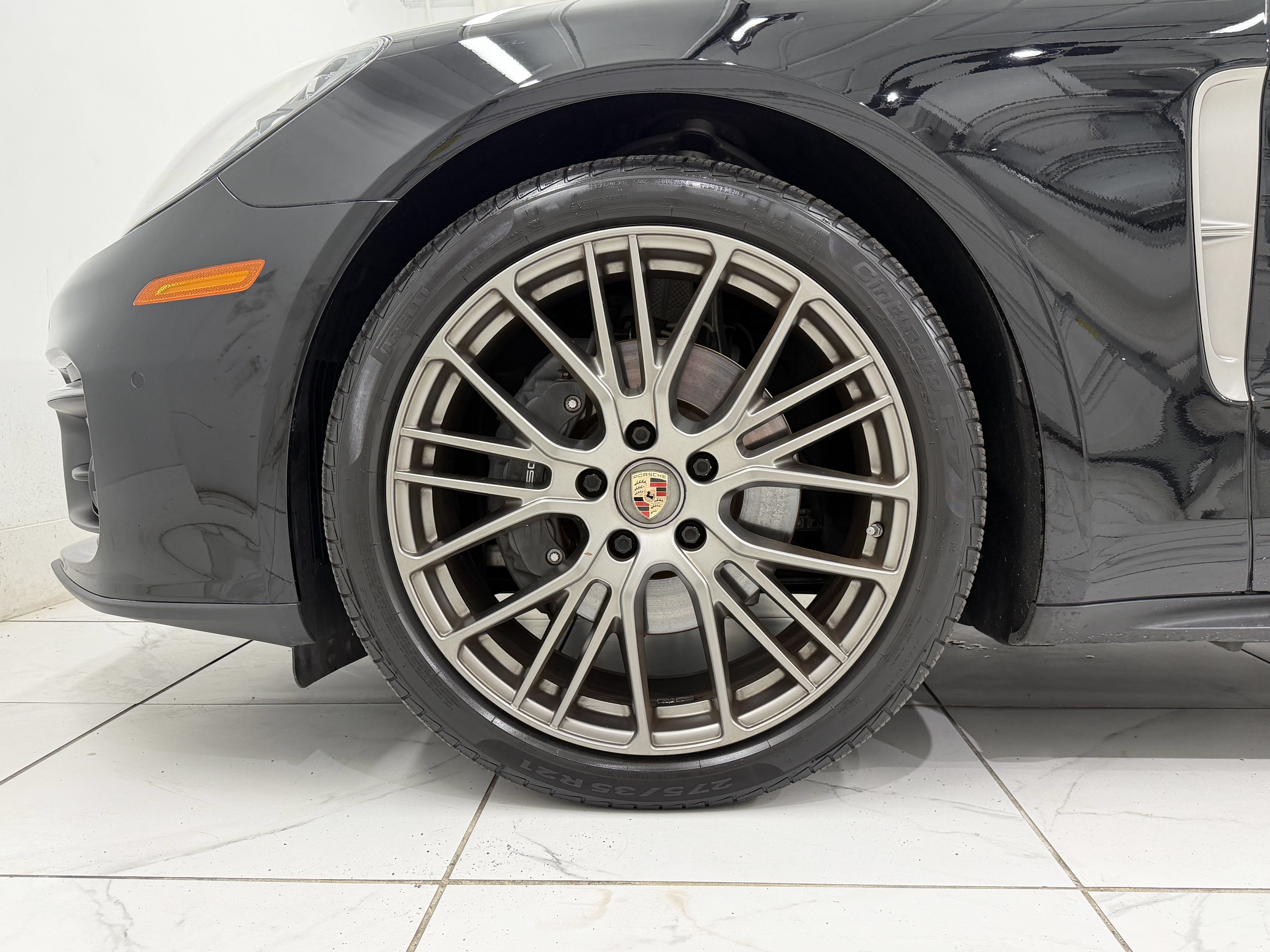 2023 Porsche Panamera 4 Platinum Edition