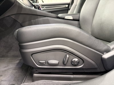 2023 Porsche Panamera 4 Platinum Edition