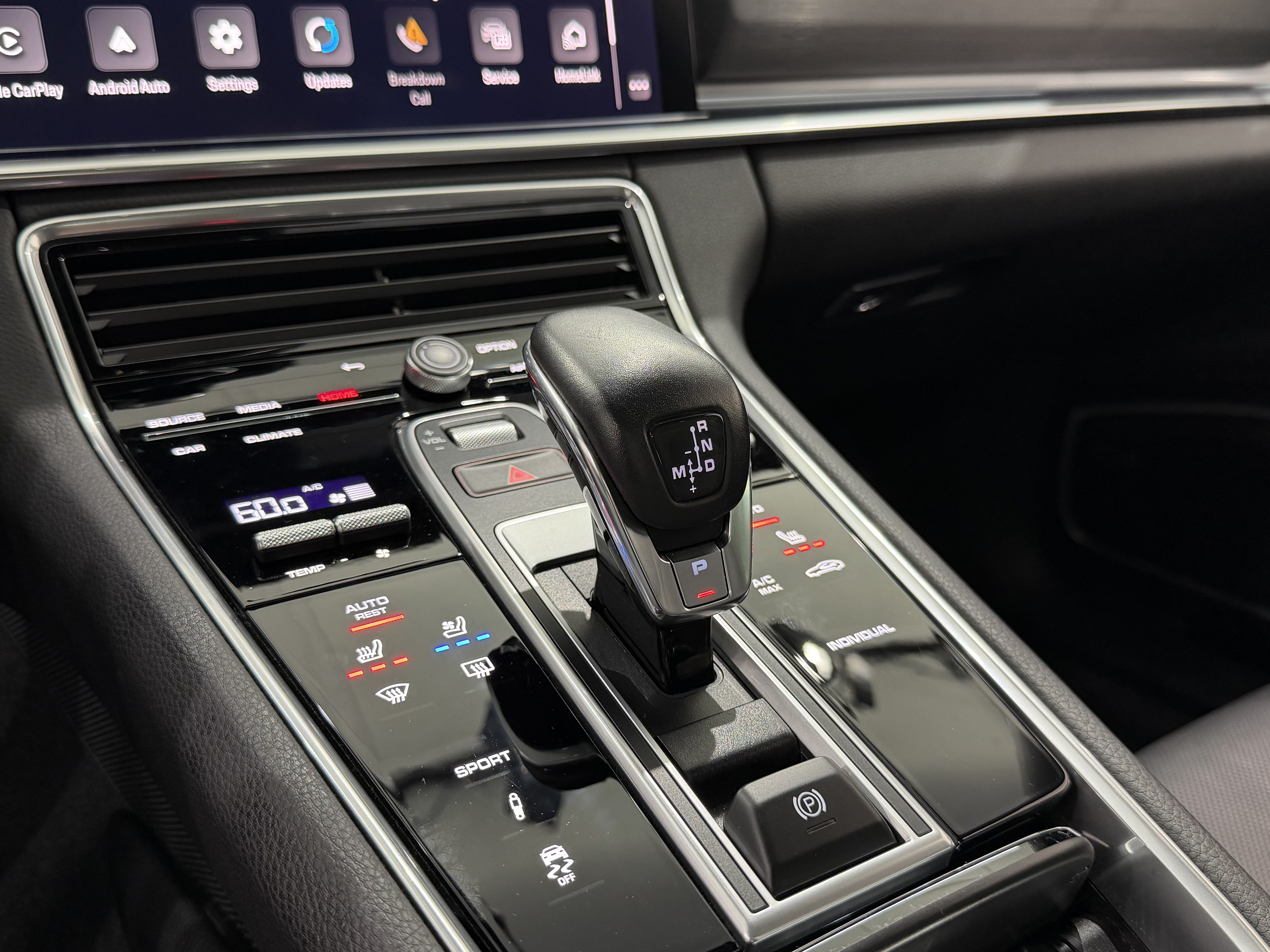 2023 Porsche Panamera 4 Platinum Edition