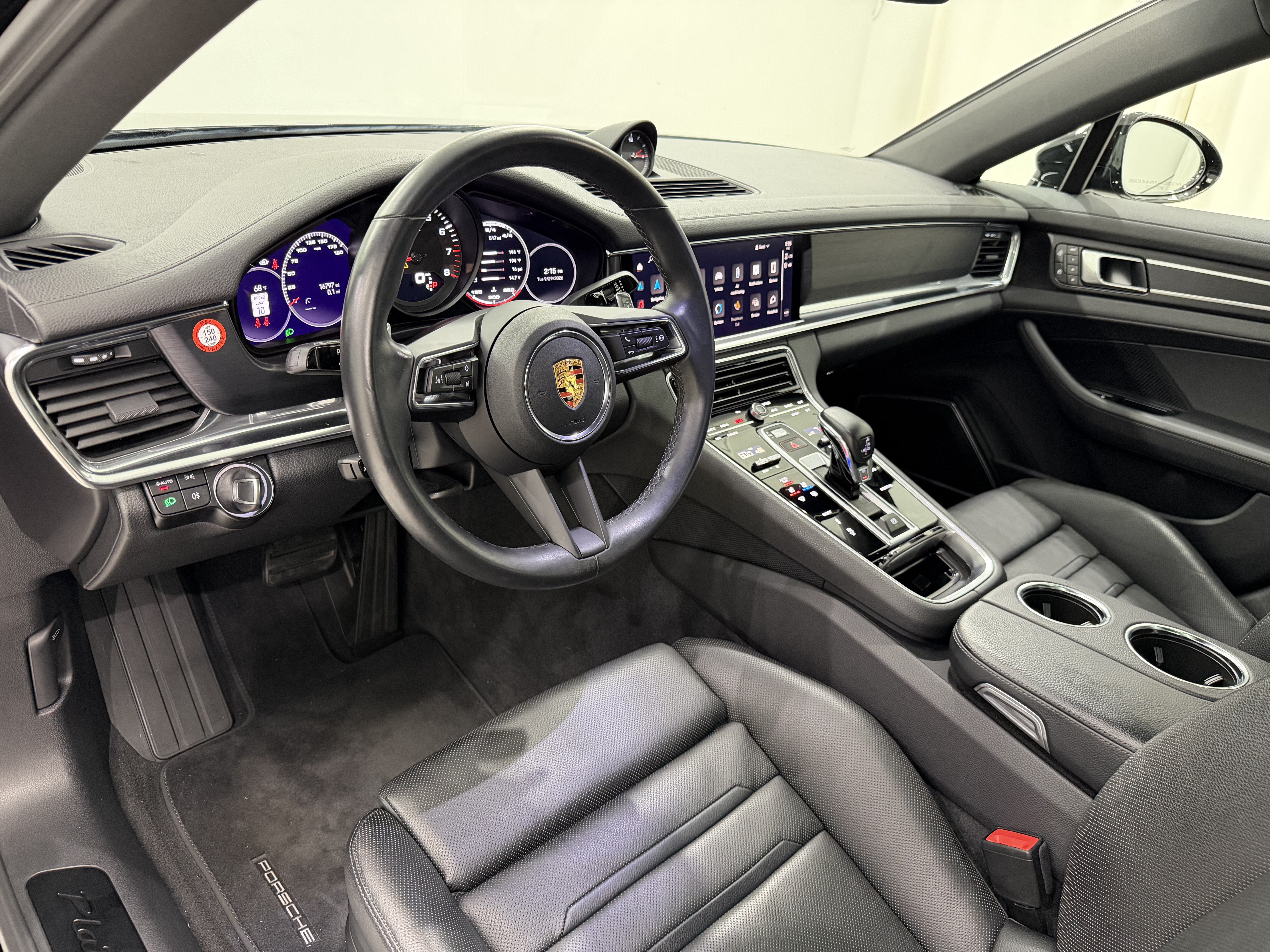 2023 Porsche Panamera 4 Platinum Edition