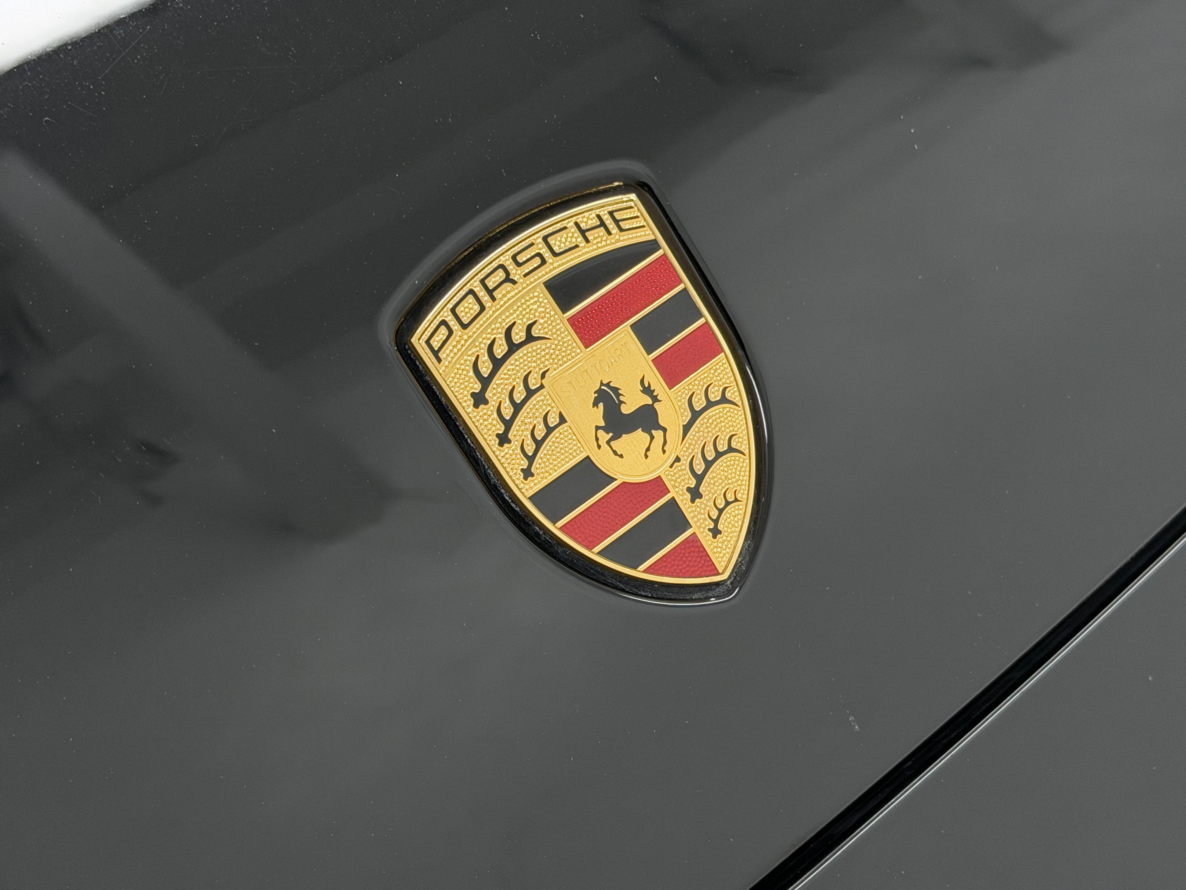 2023 Porsche Panamera 4 Platinum Edition