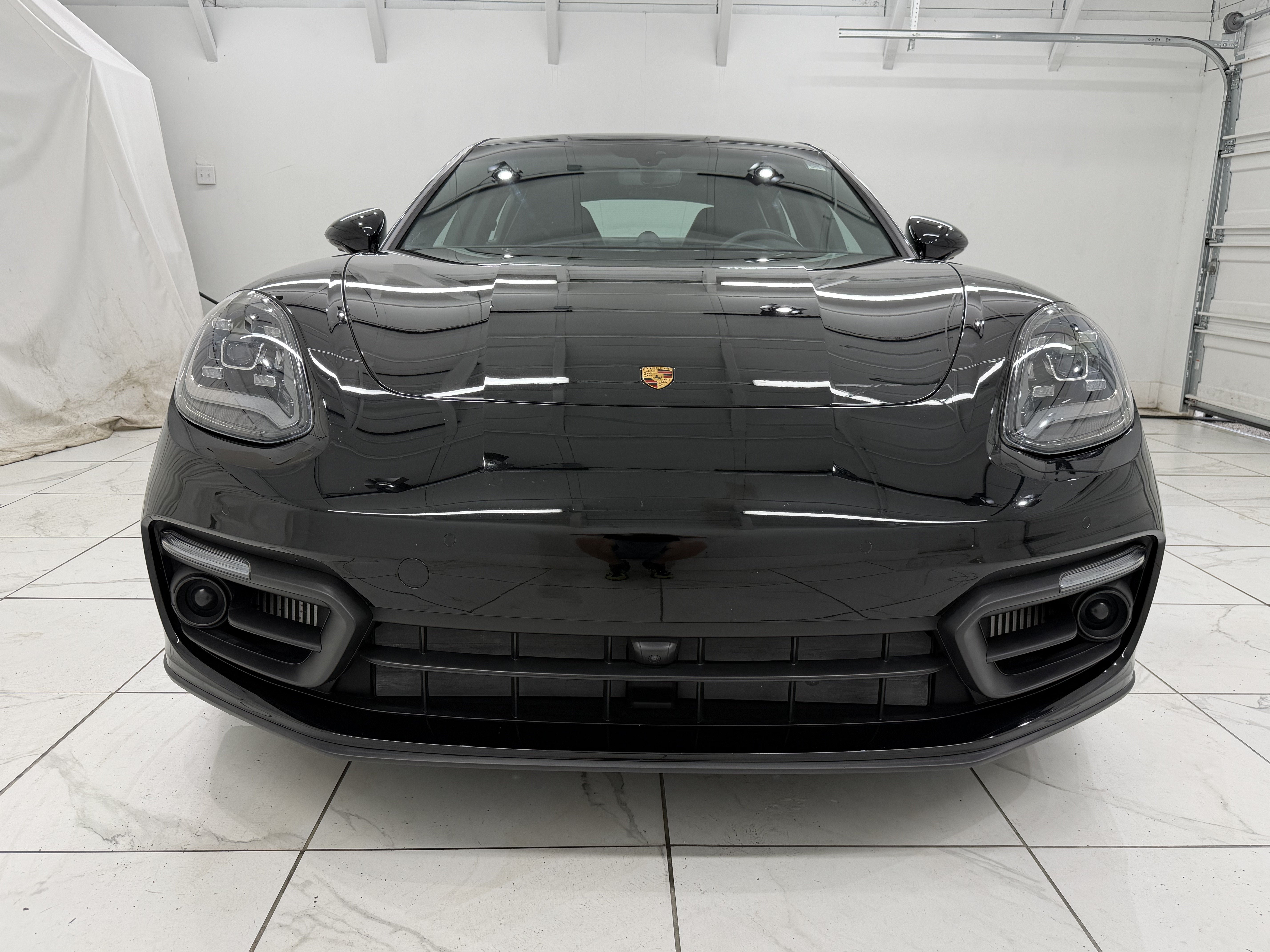 2023 Porsche Panamera 4 Platinum Edition