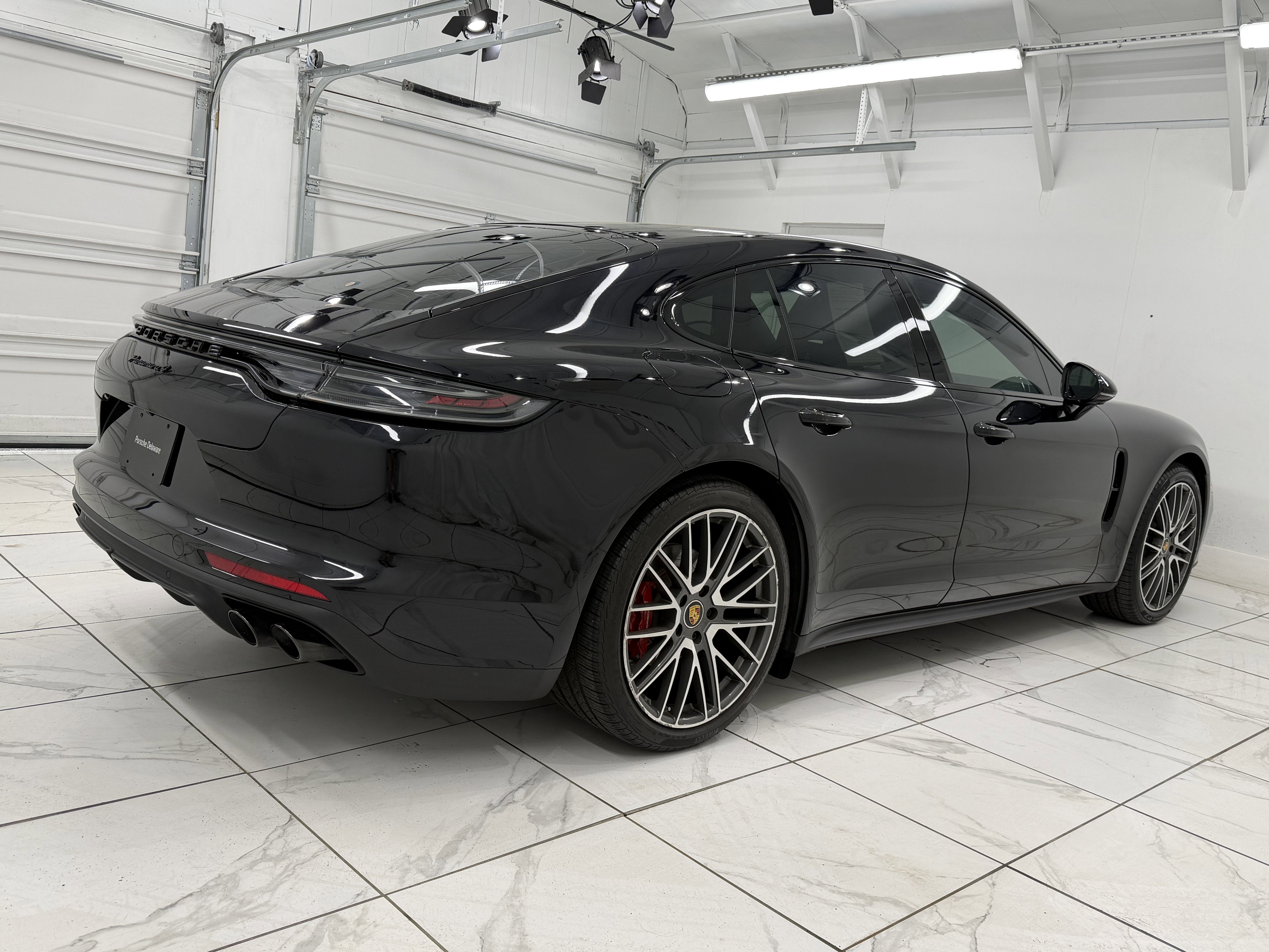 2023 Porsche Panamera 4 Platinum Edition
