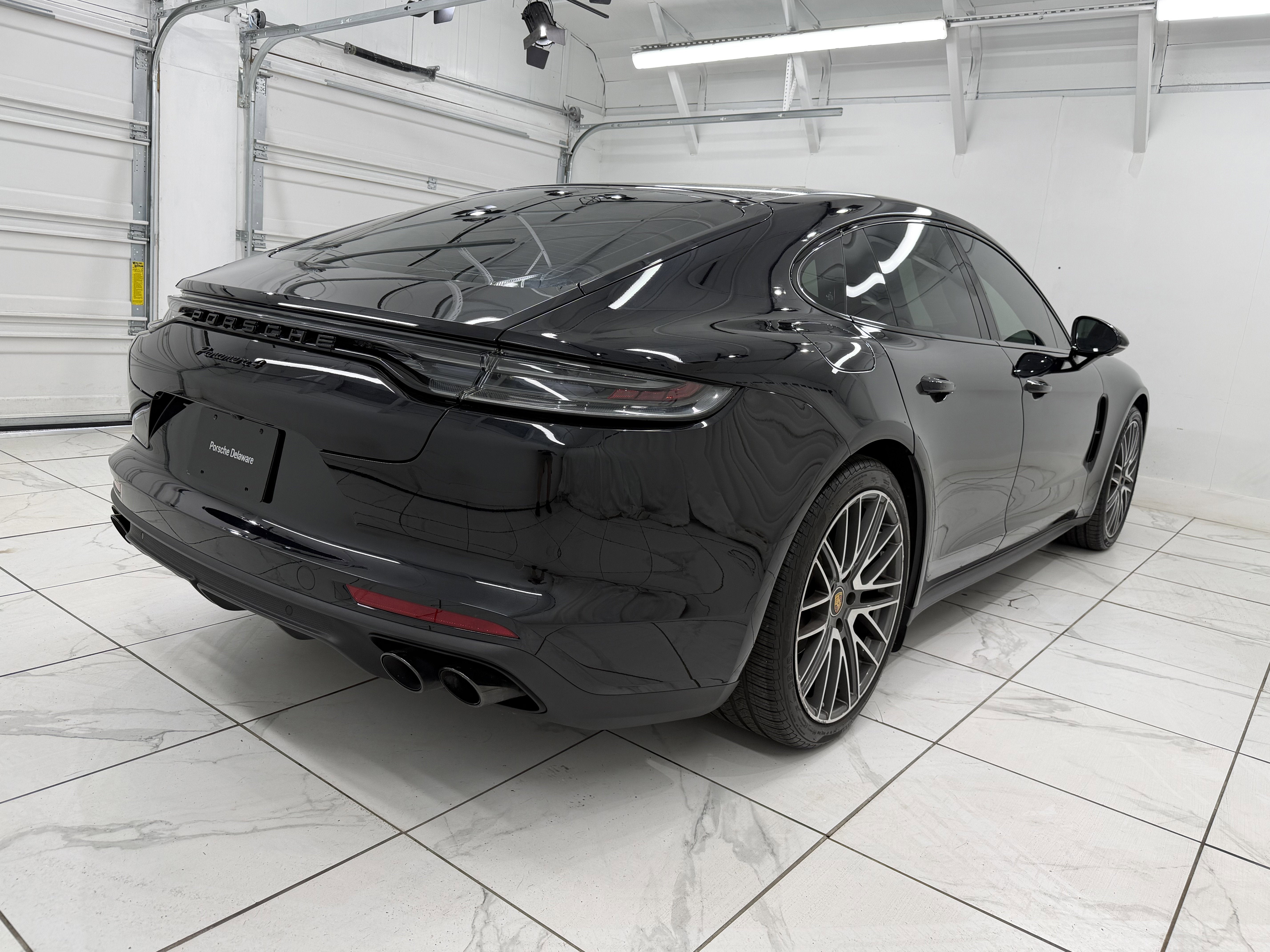2023 Porsche Panamera 4 Platinum Edition