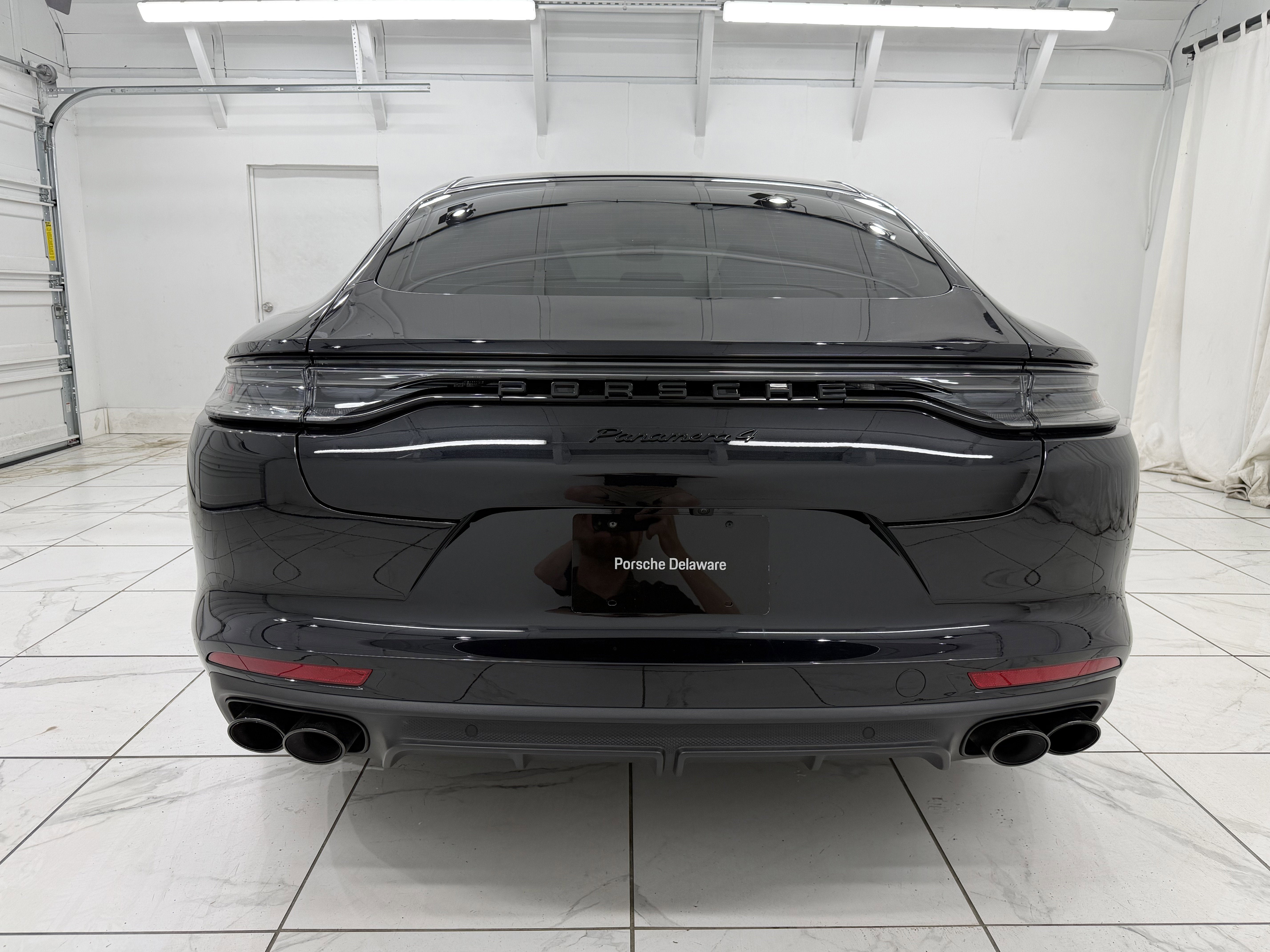 2023 Porsche Panamera 4 Platinum Edition