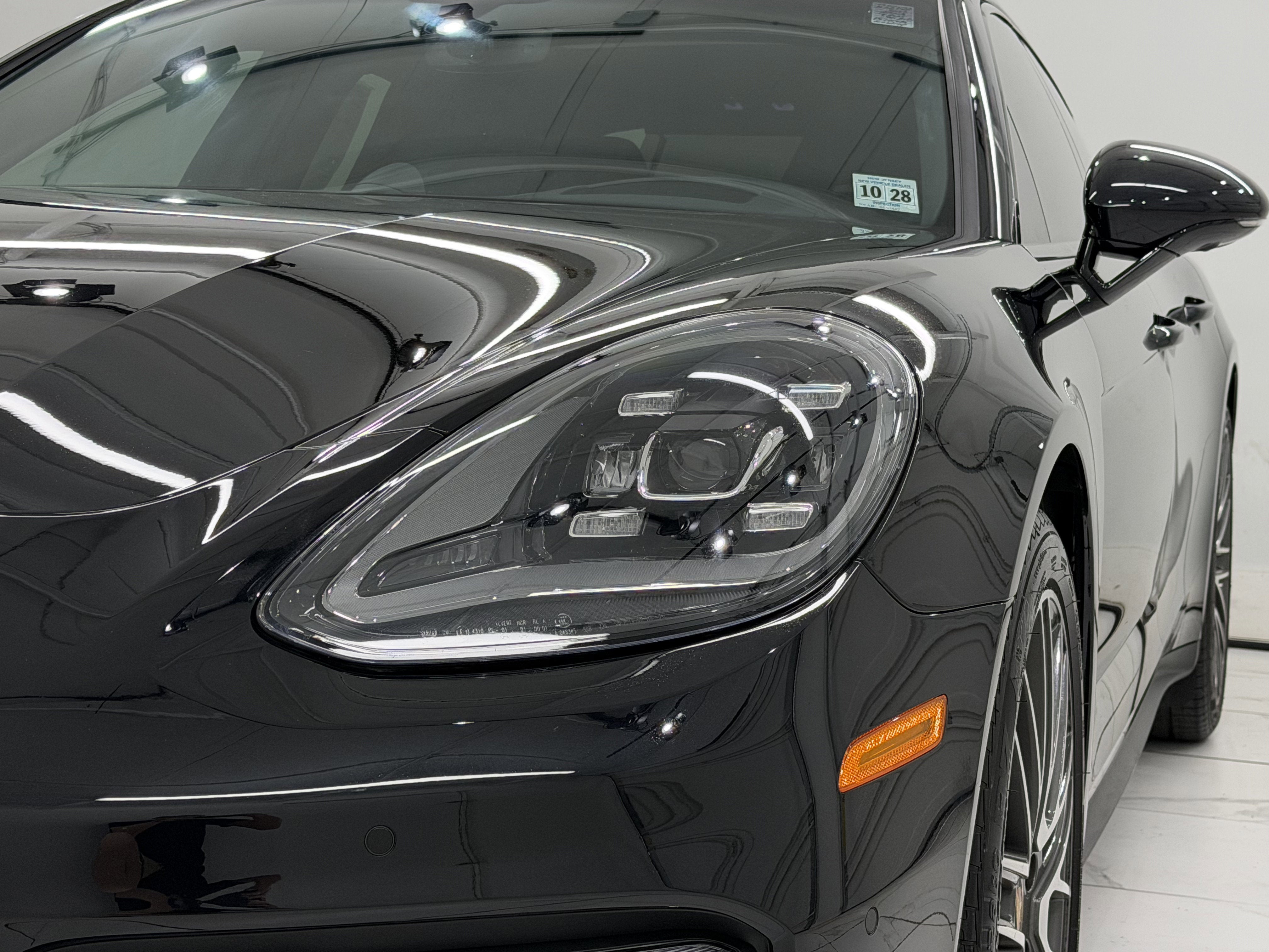 2023 Porsche Panamera 4 Platinum Edition