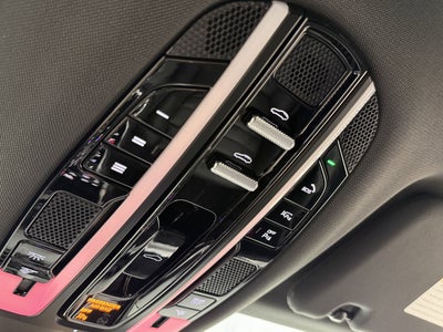 2023 Porsche Panamera 4 Platinum Edition