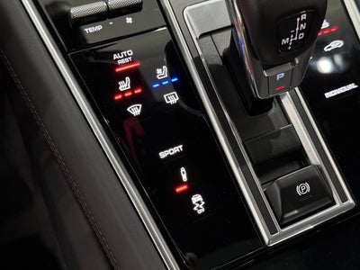 2023 Porsche Panamera 4 Platinum Edition