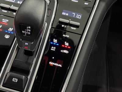 2023 Porsche Panamera 4 Platinum Edition
