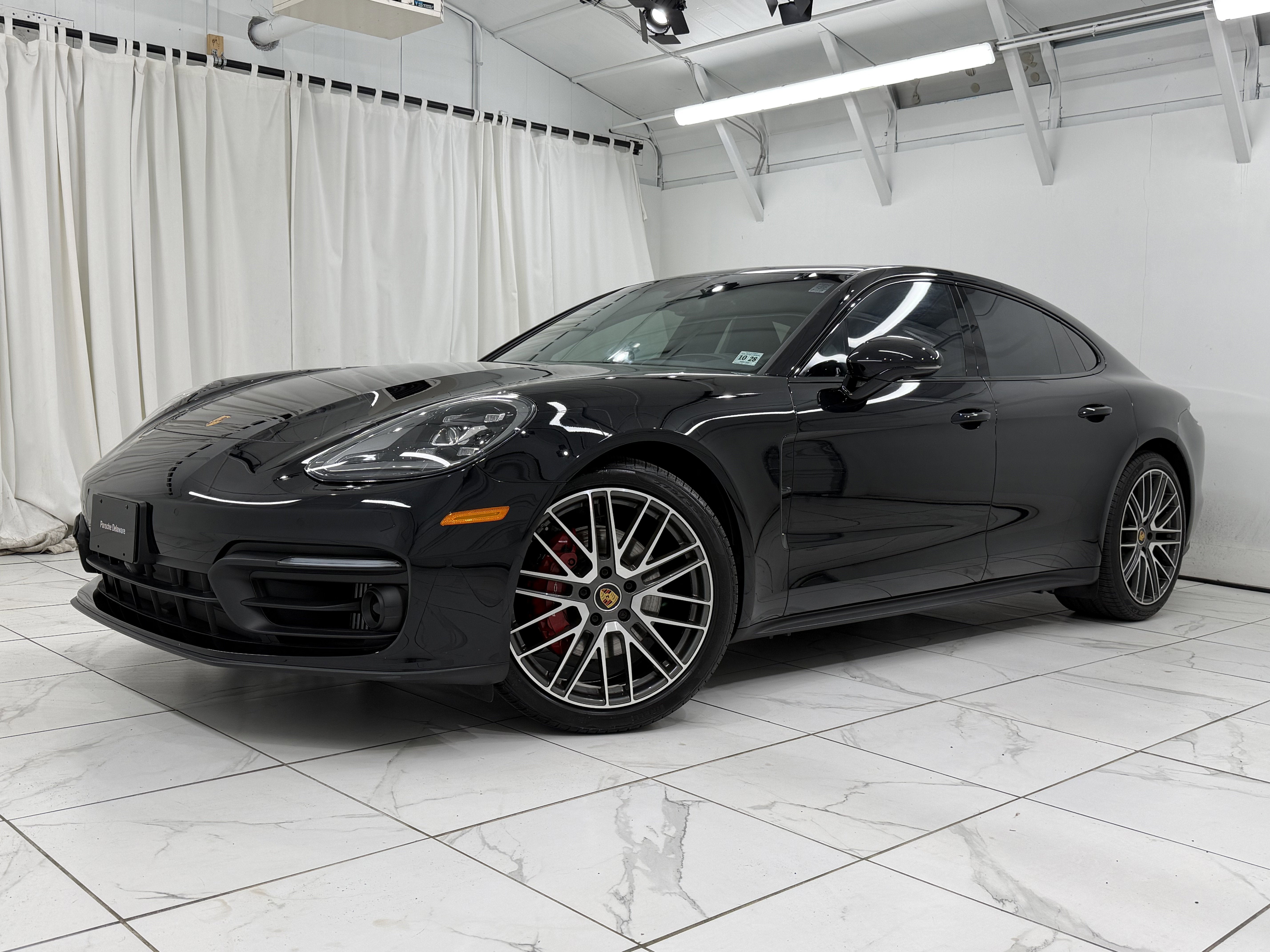 2023 Porsche Panamera 4 Platinum Edition
