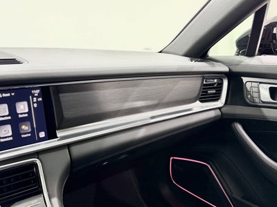 2023 Porsche Panamera 4 Platinum Edition