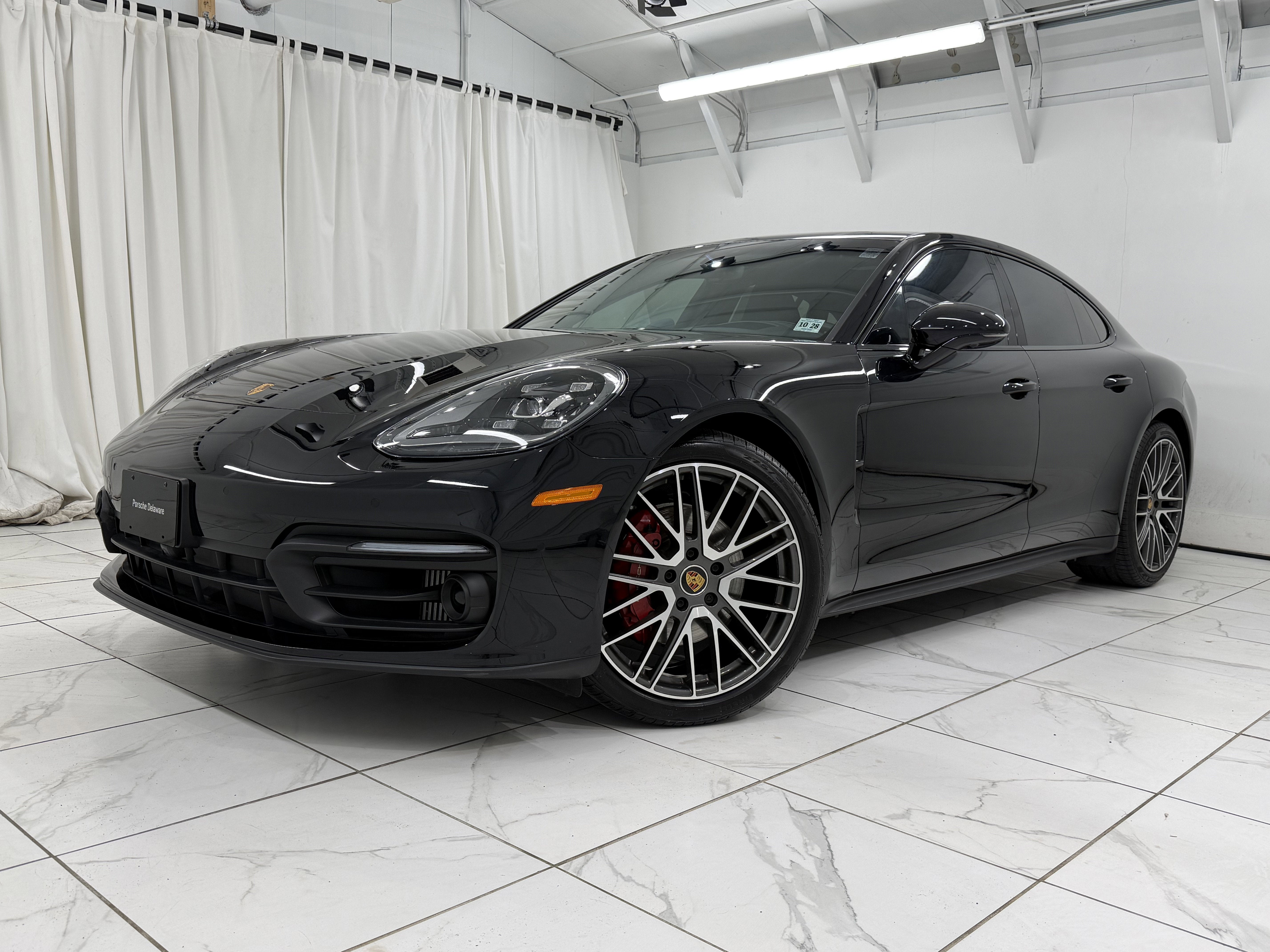 2023 Porsche Panamera 4 Platinum Edition