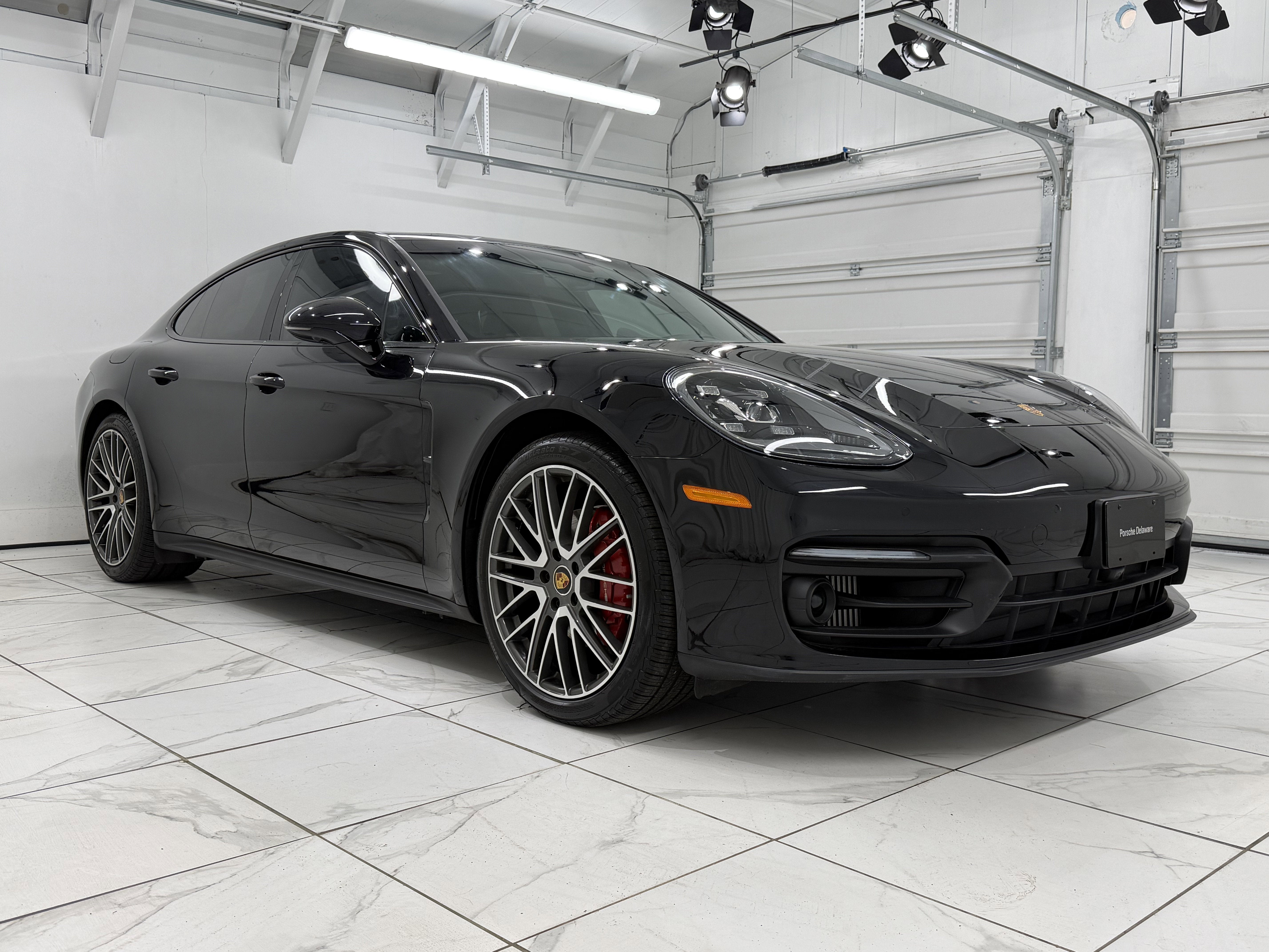 2023 Porsche Panamera 4 Platinum Edition