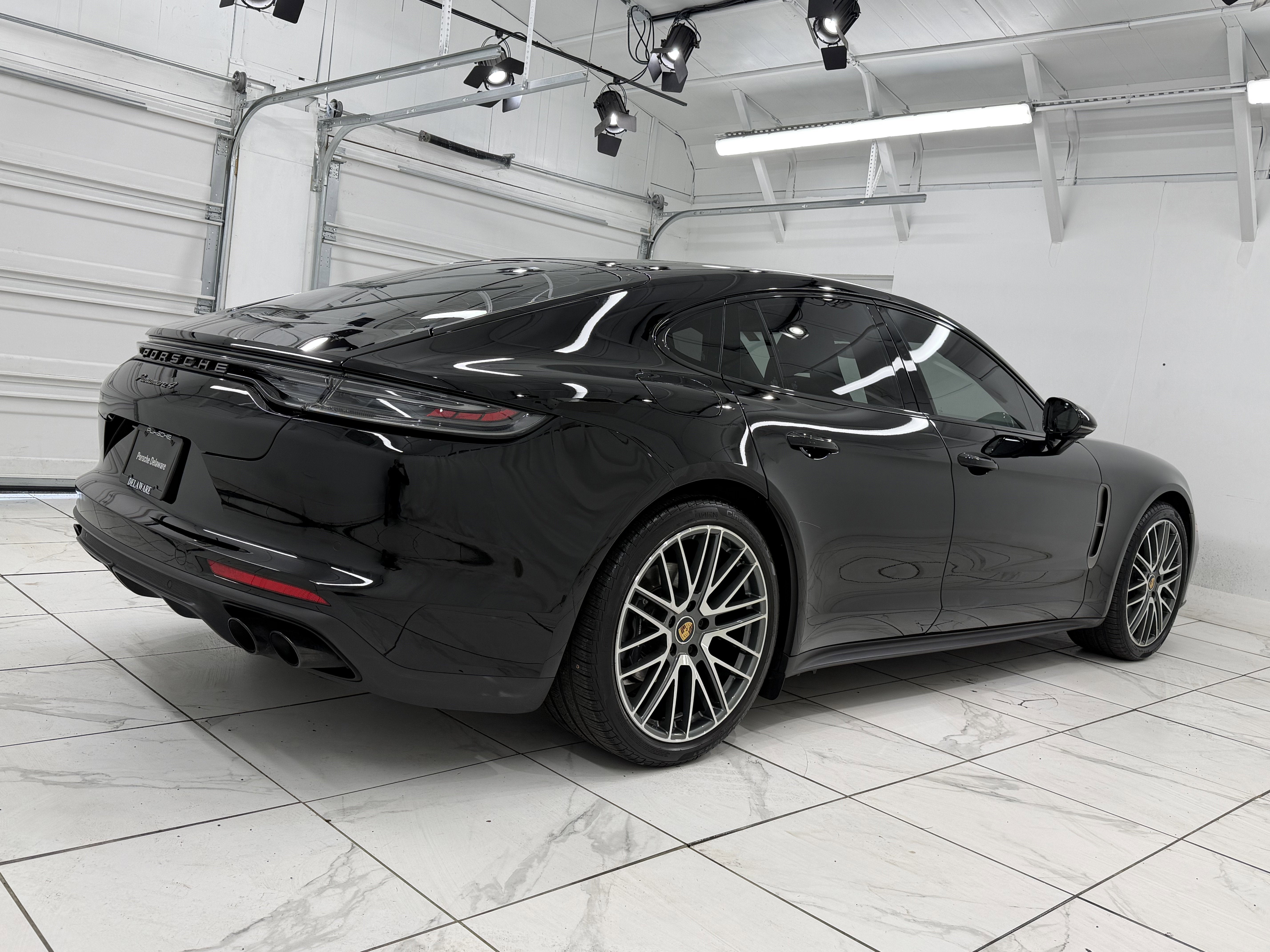 2022 Porsche Panamera 4 Platinum Edition