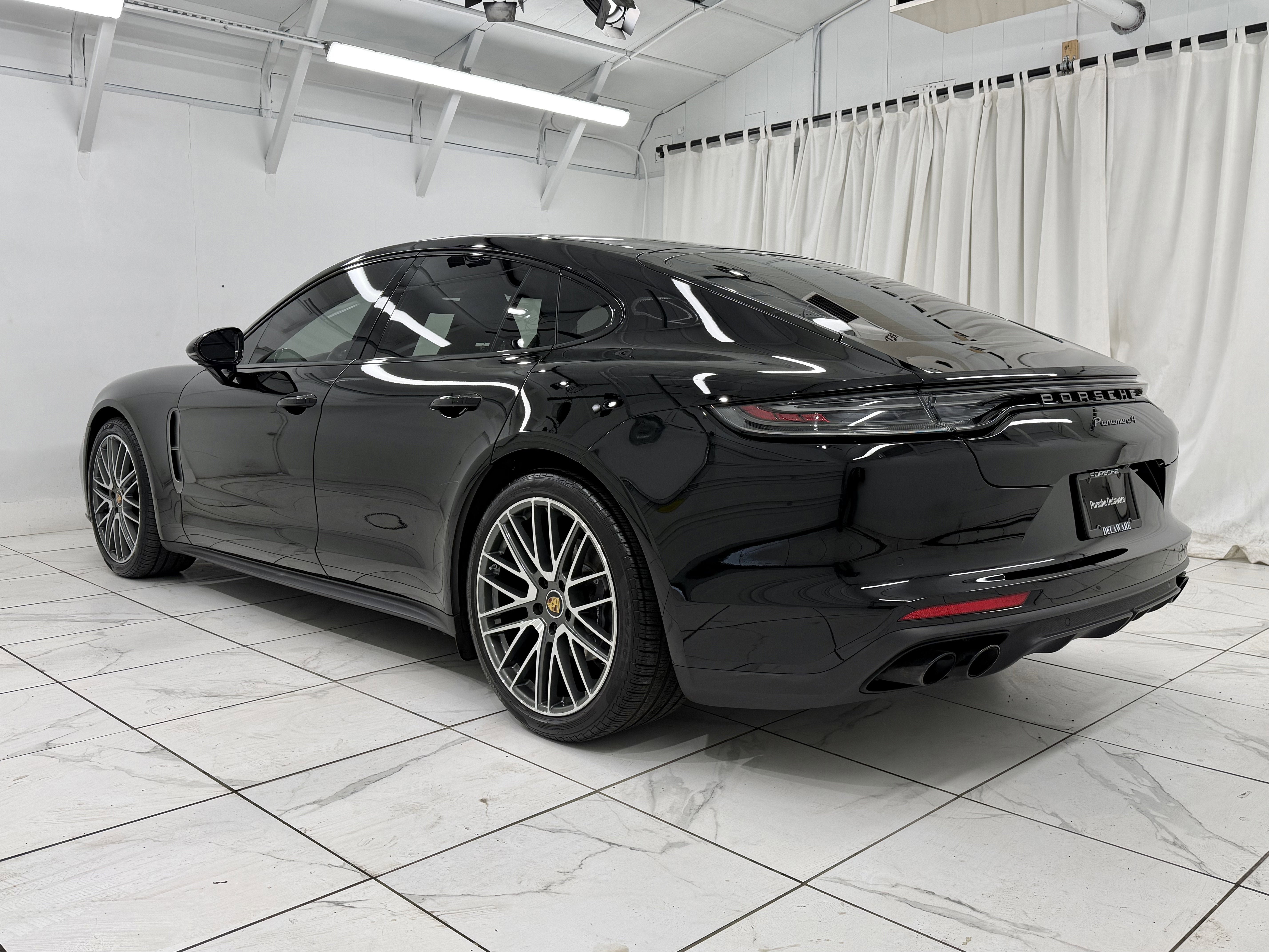 2022 Porsche Panamera 4 Platinum Edition