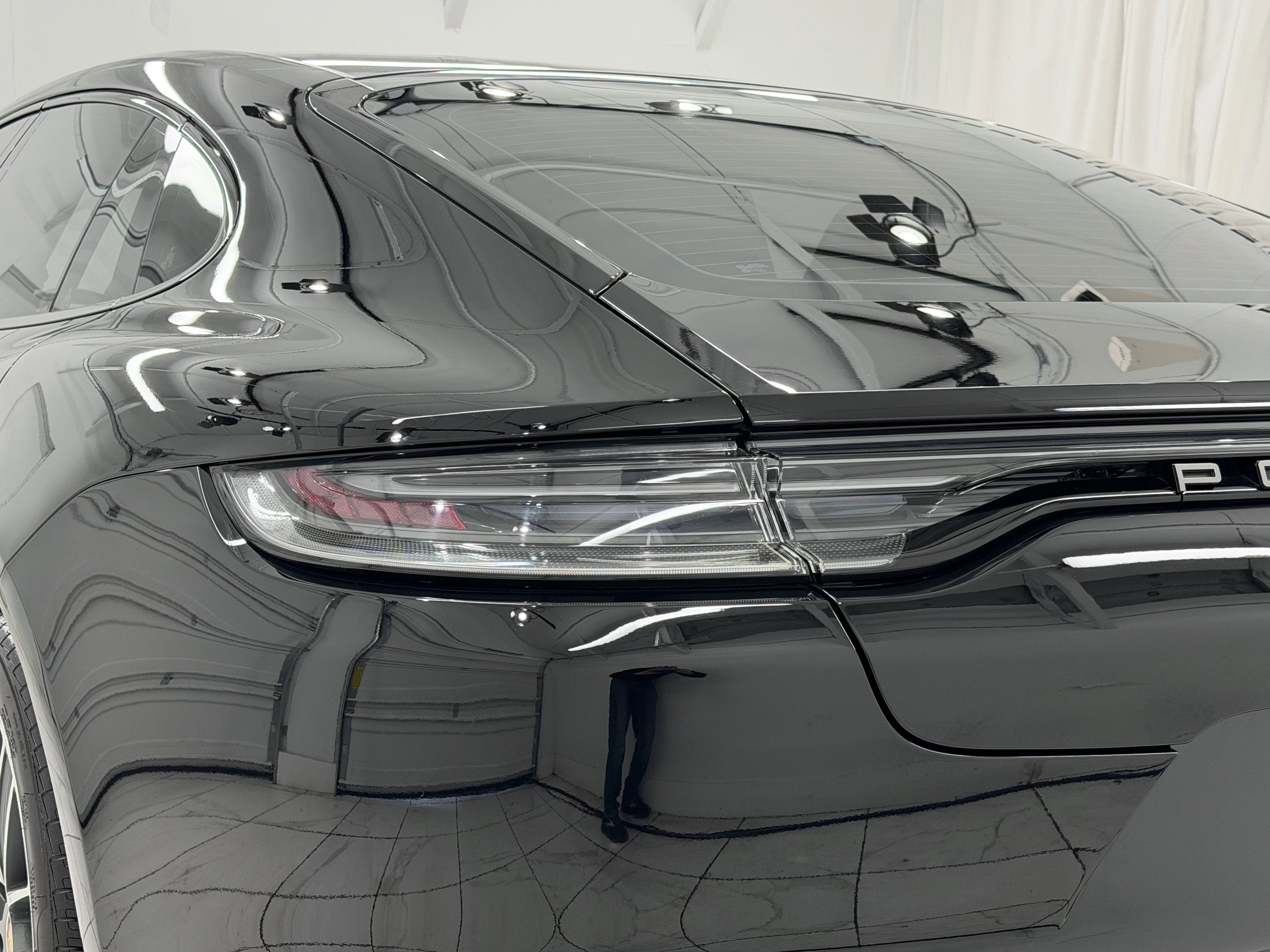 2022 Porsche Panamera 4 Platinum Edition