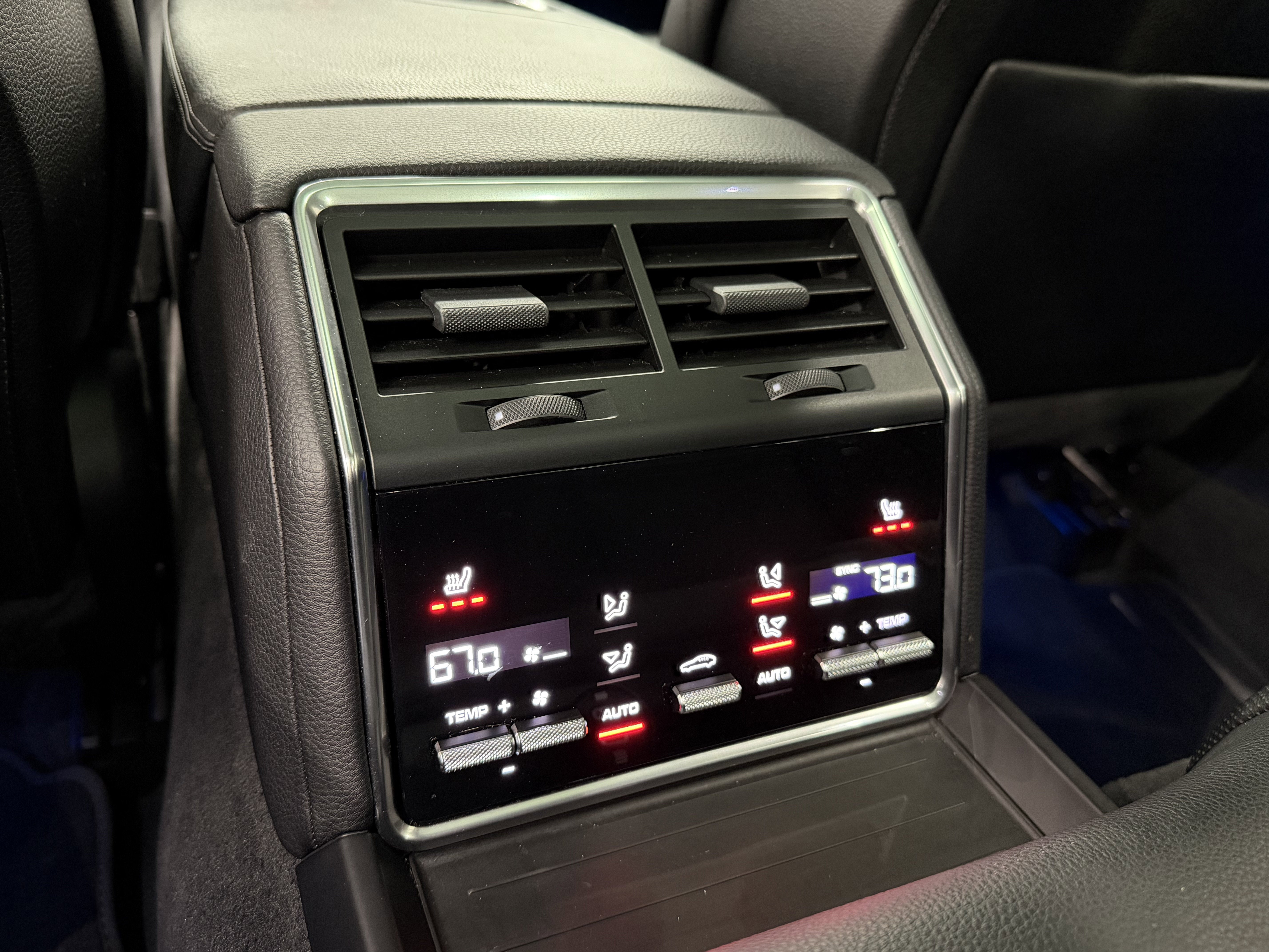 2022 Porsche Panamera 4 Platinum Edition