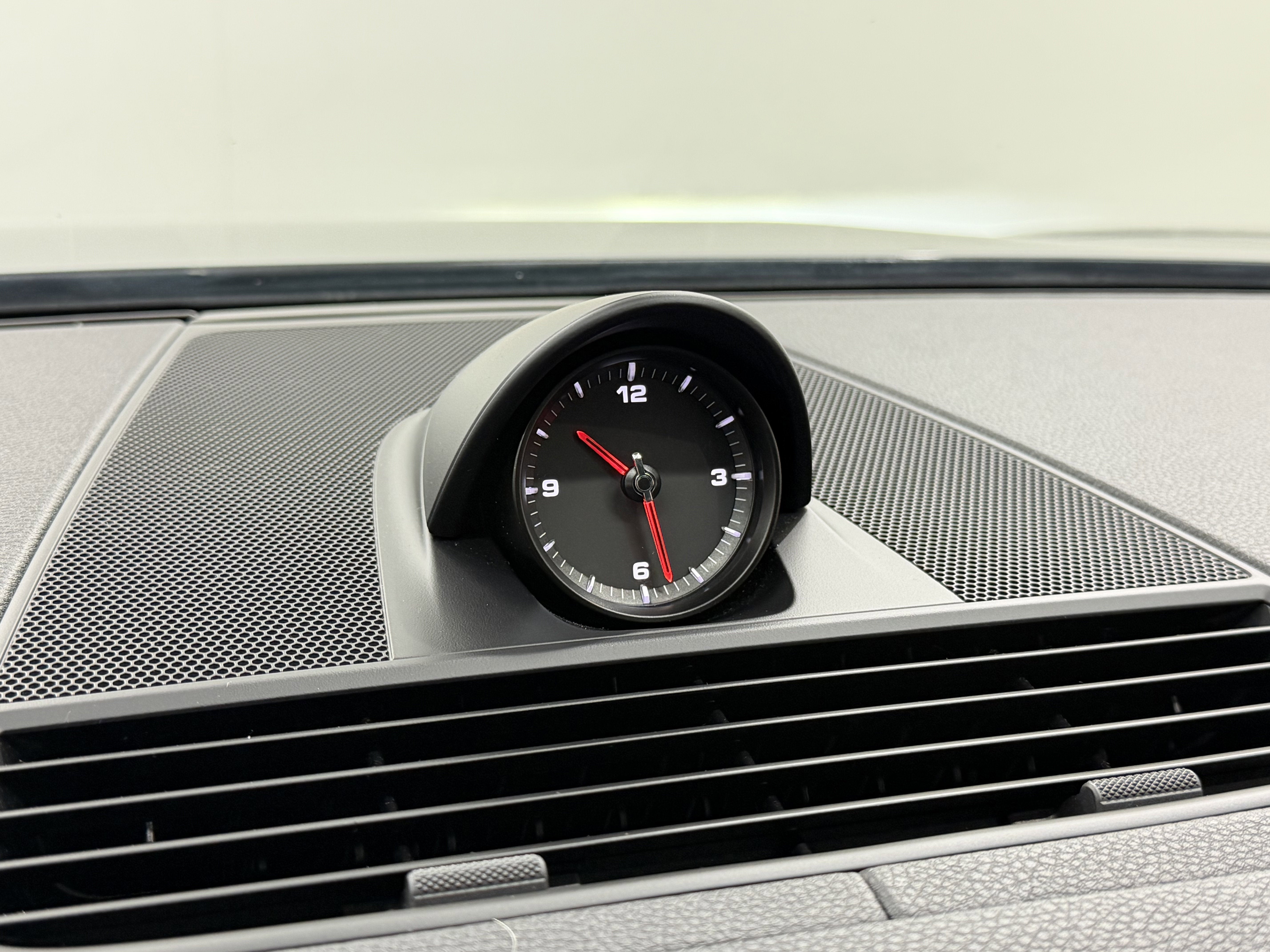 2022 Porsche Panamera 4 Platinum Edition