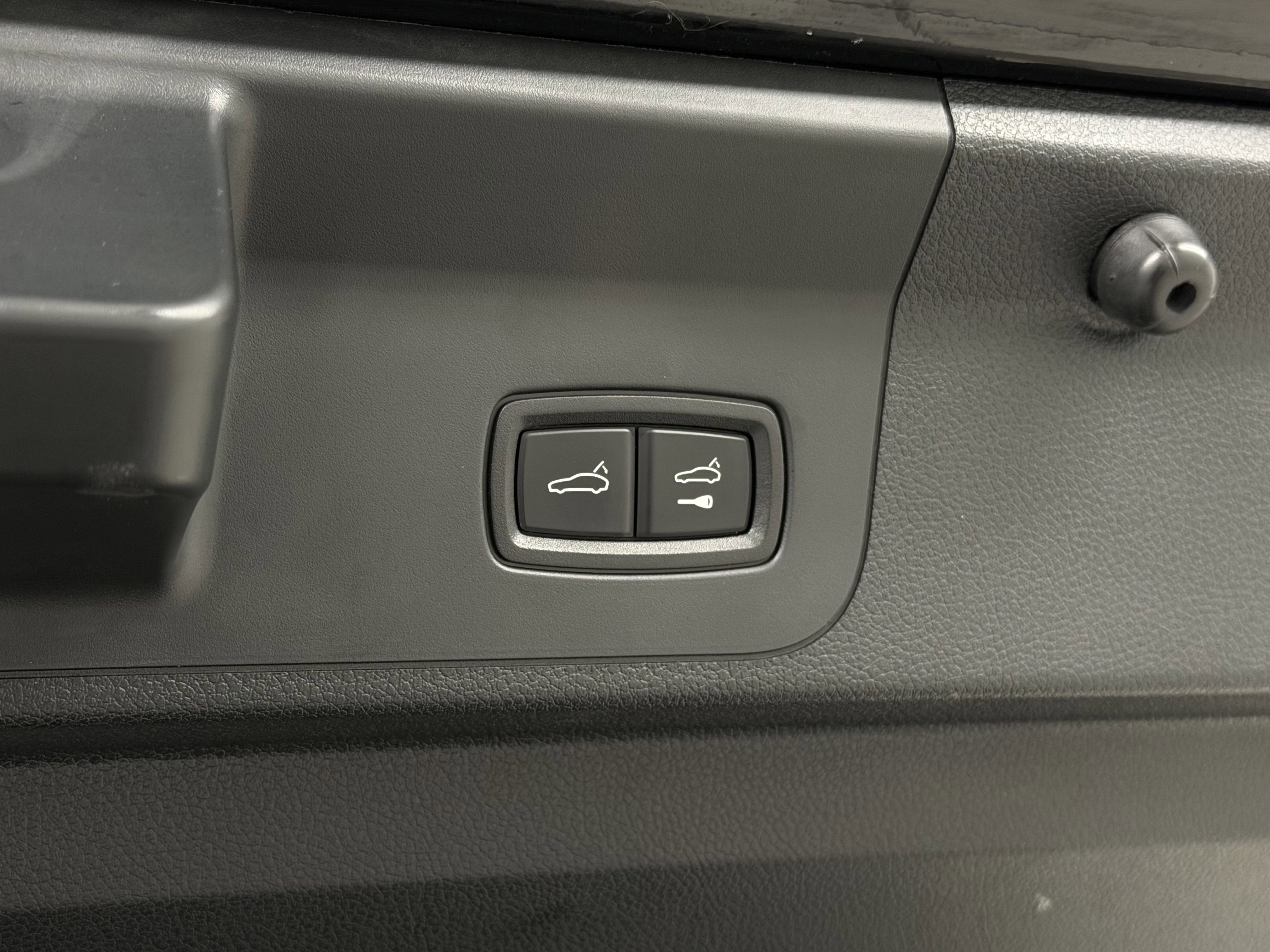 2022 Porsche Panamera 4 Platinum Edition