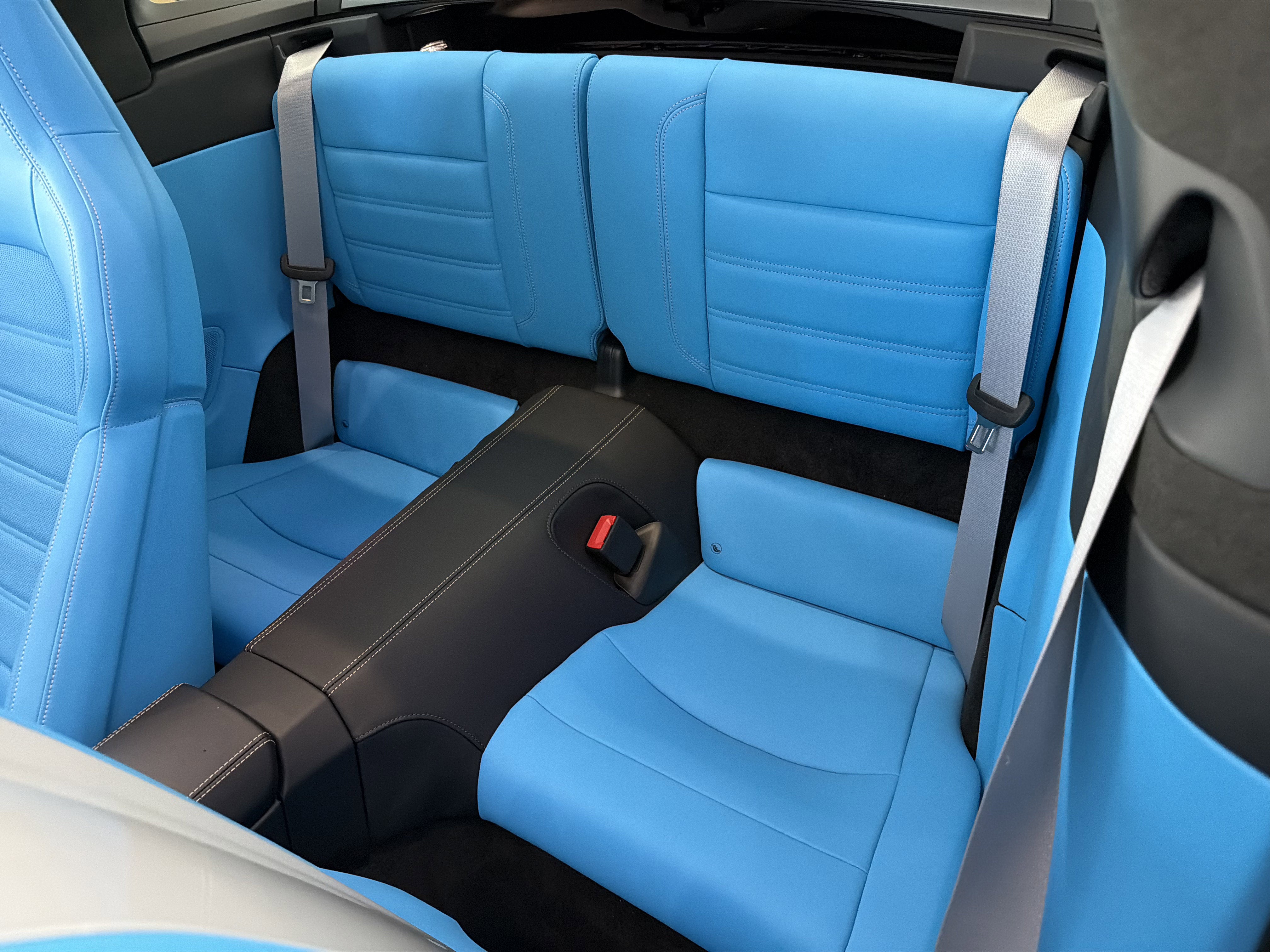 2024 Porsche 911 4 GTS