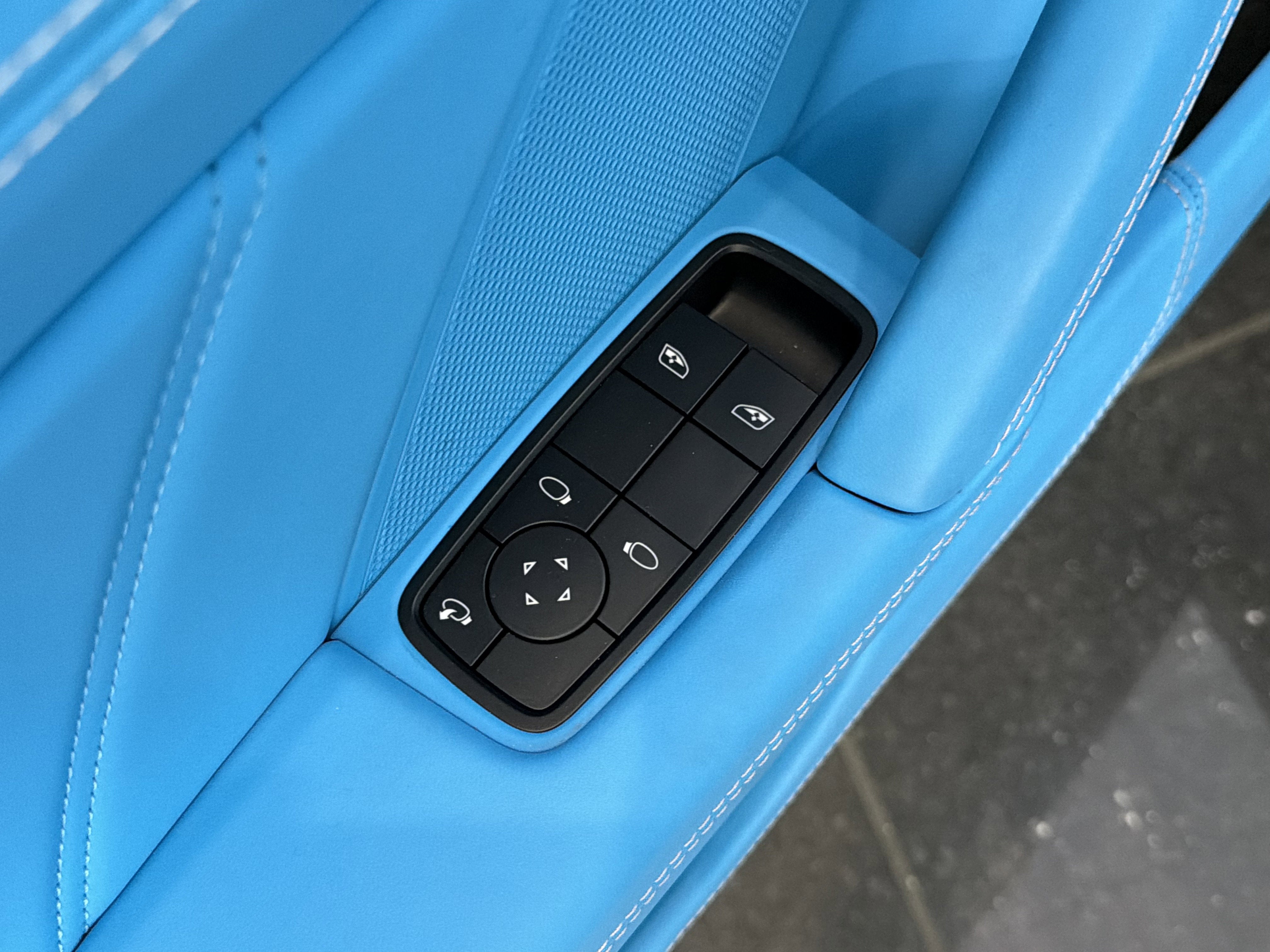 2024 Porsche 911 4 GTS