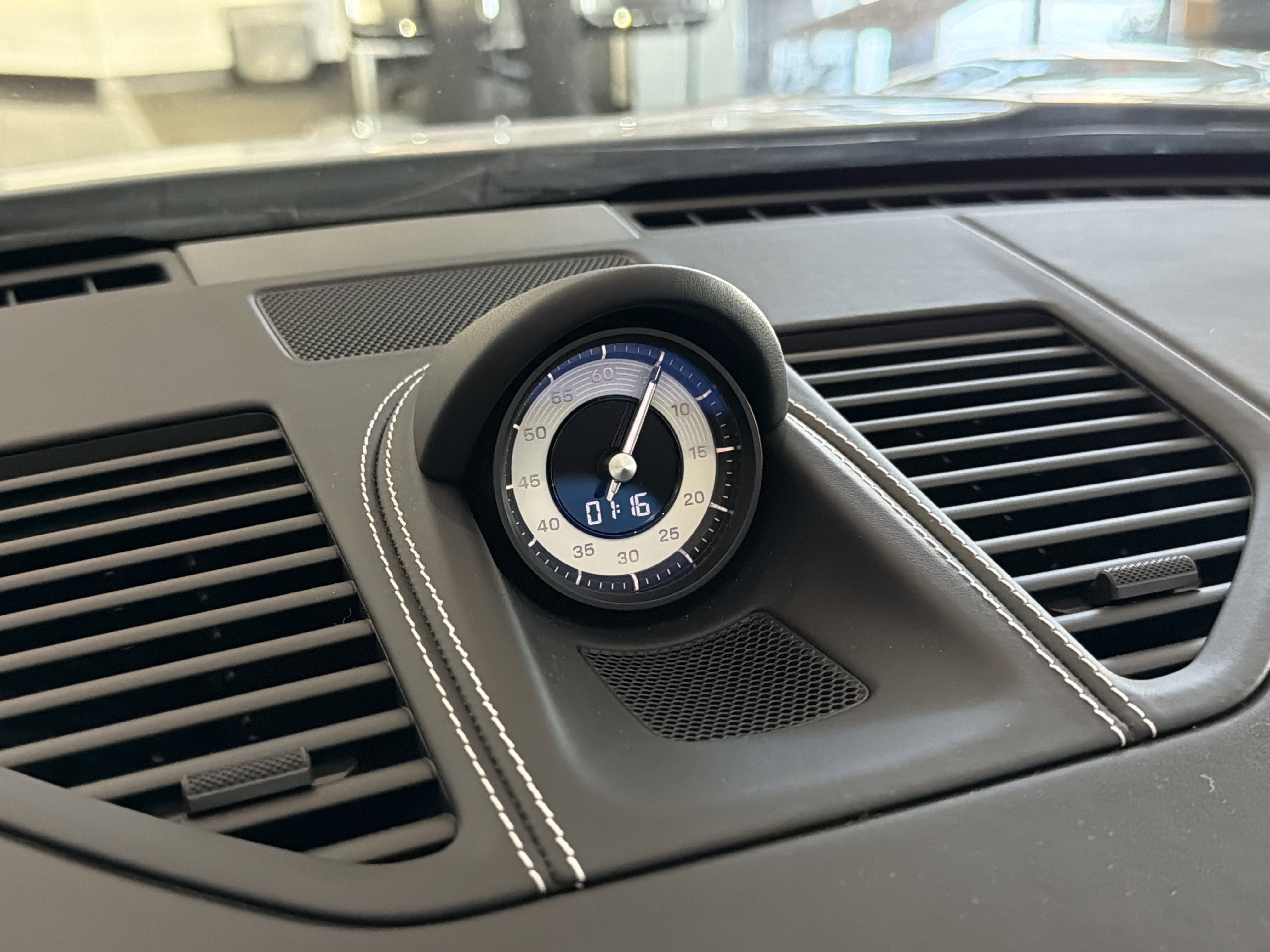 2024 Porsche 911 4 GTS