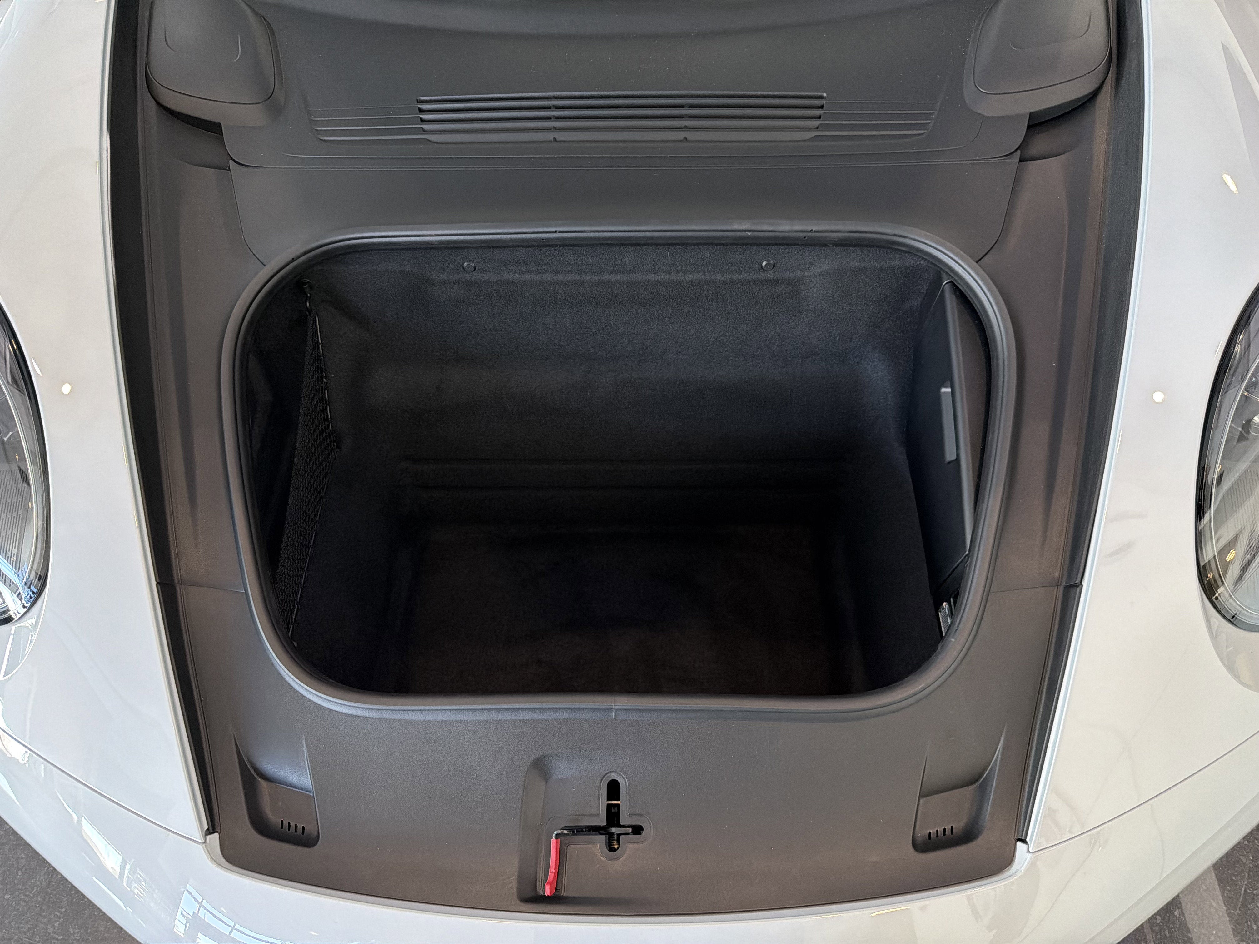 2024 Porsche 911 4 GTS