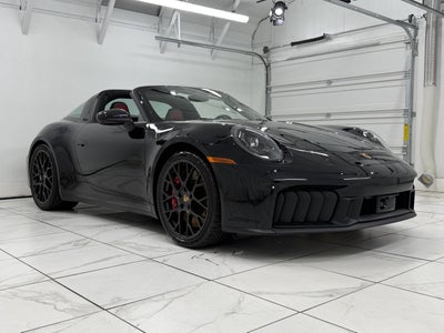 2025 Porsche 911 4 GTS