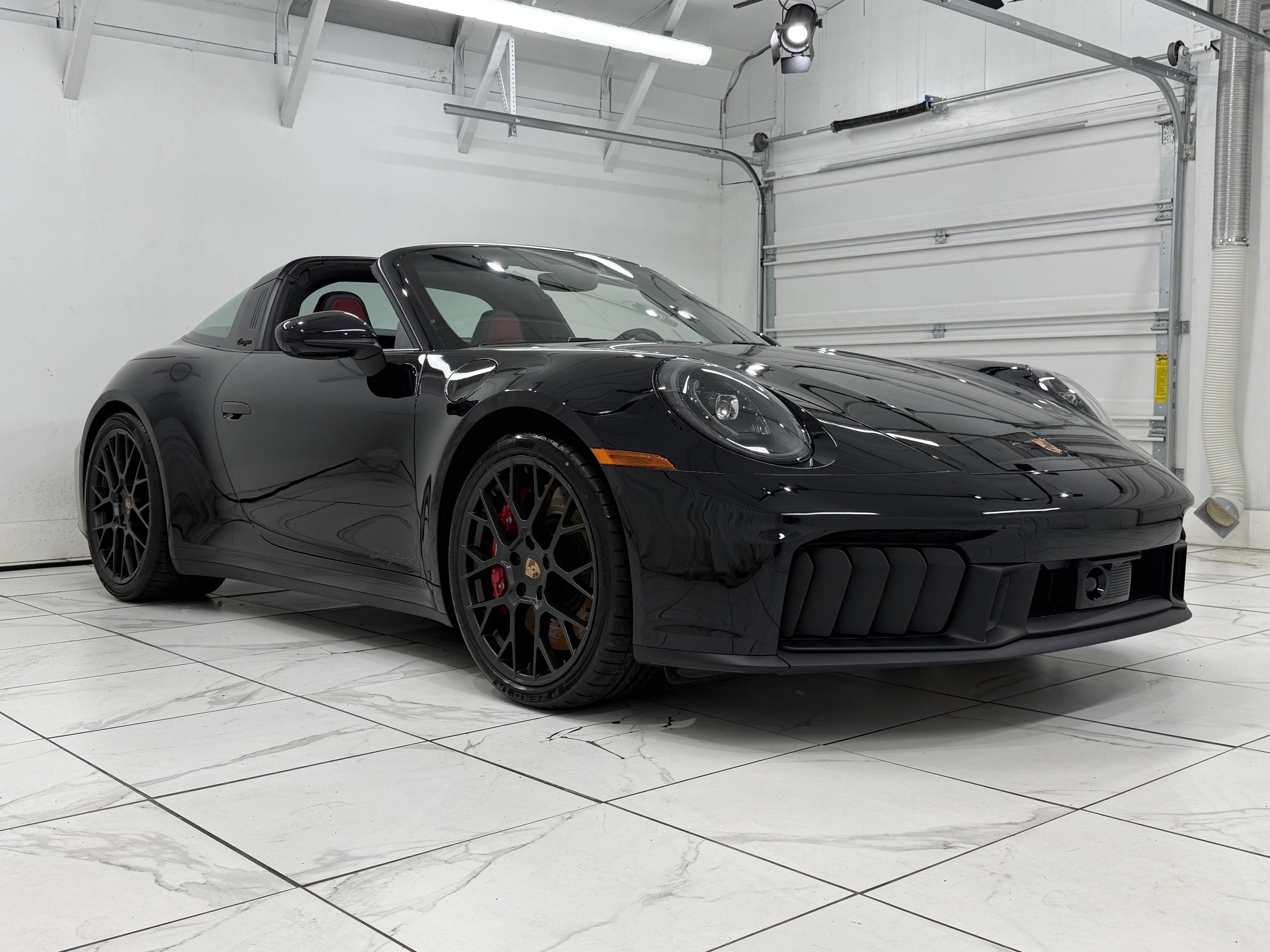 2025 Porsche 911 4 GTS
