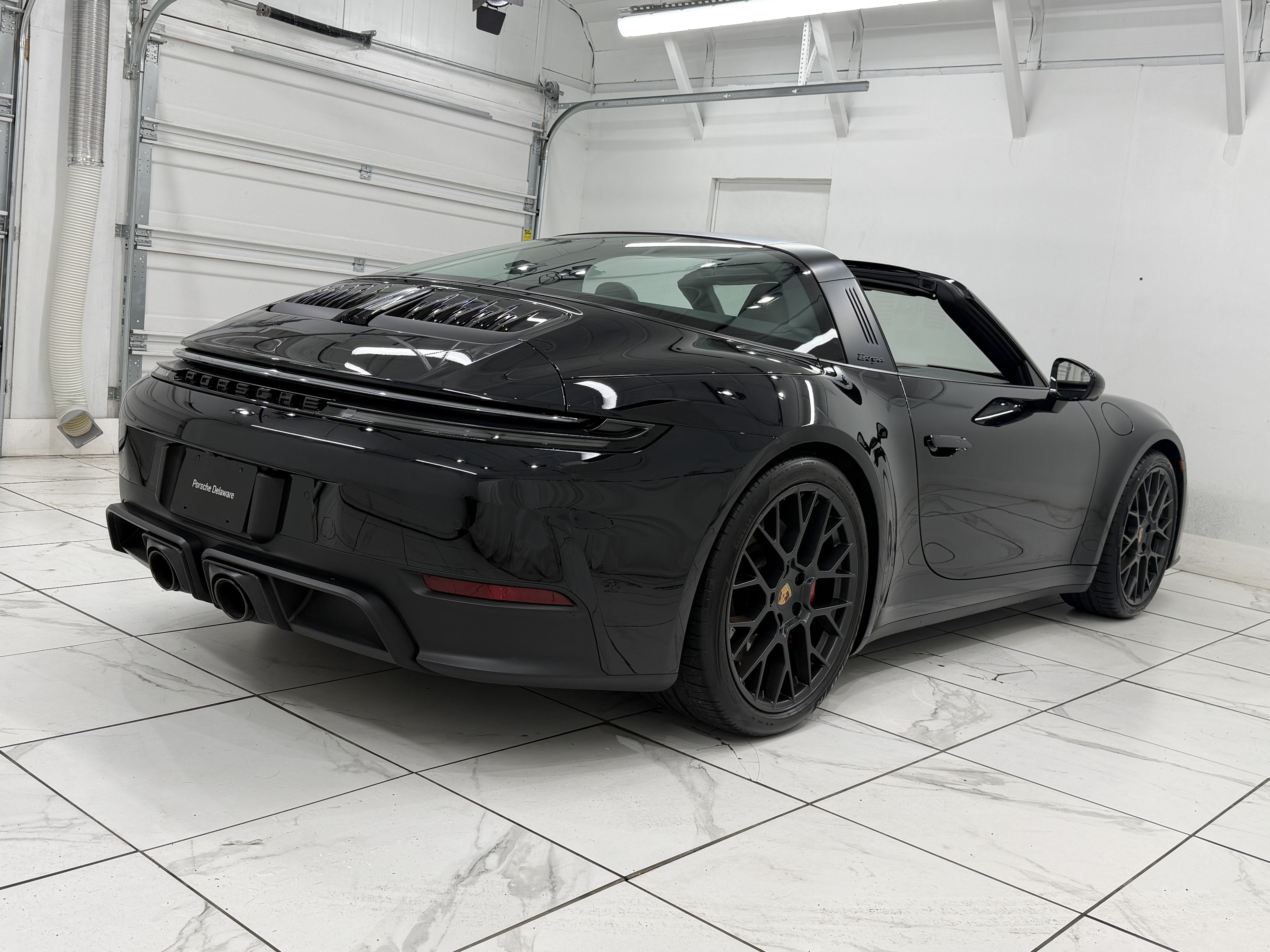 2025 Porsche 911 4 GTS