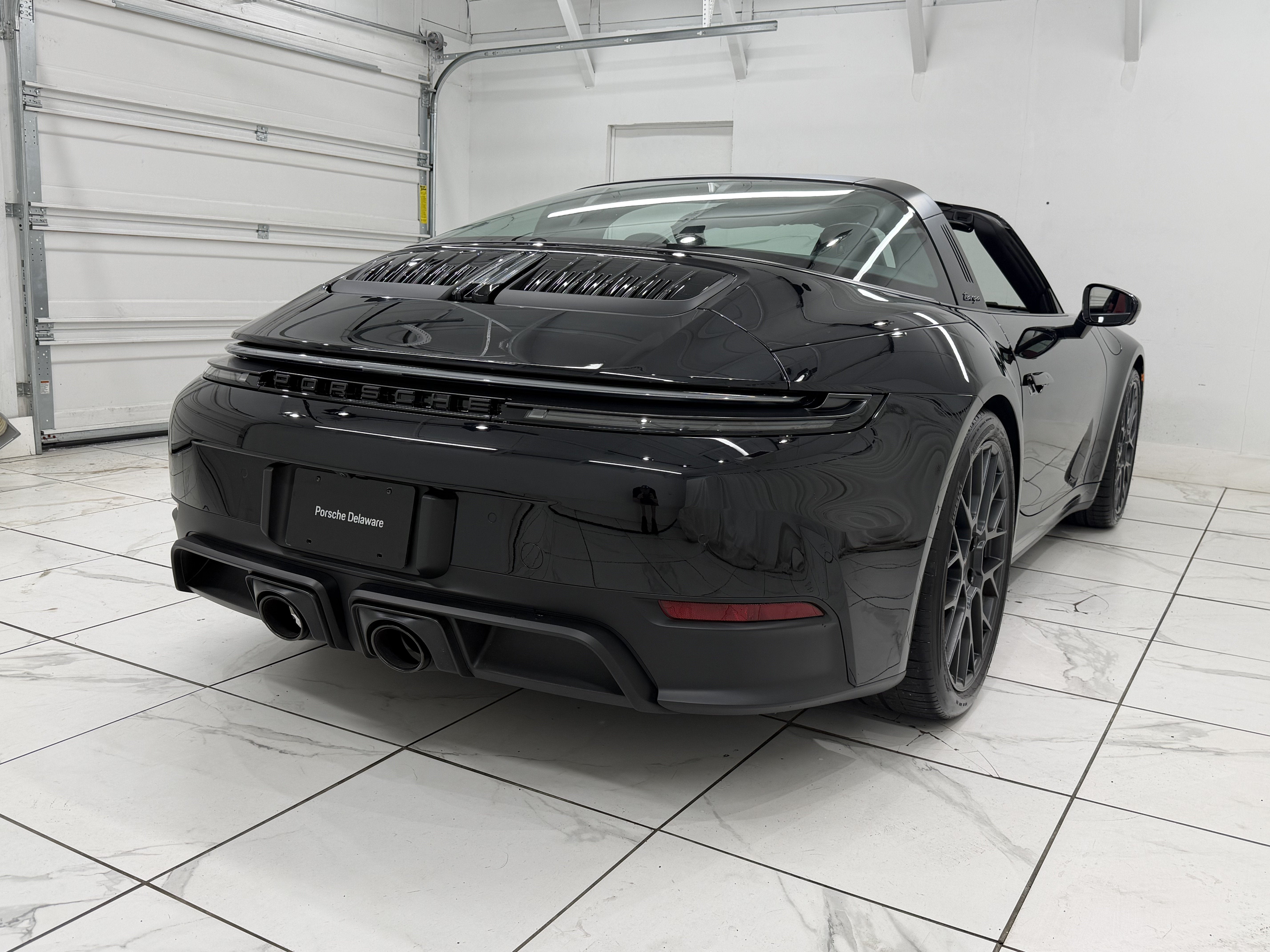 2025 Porsche 911 4 GTS