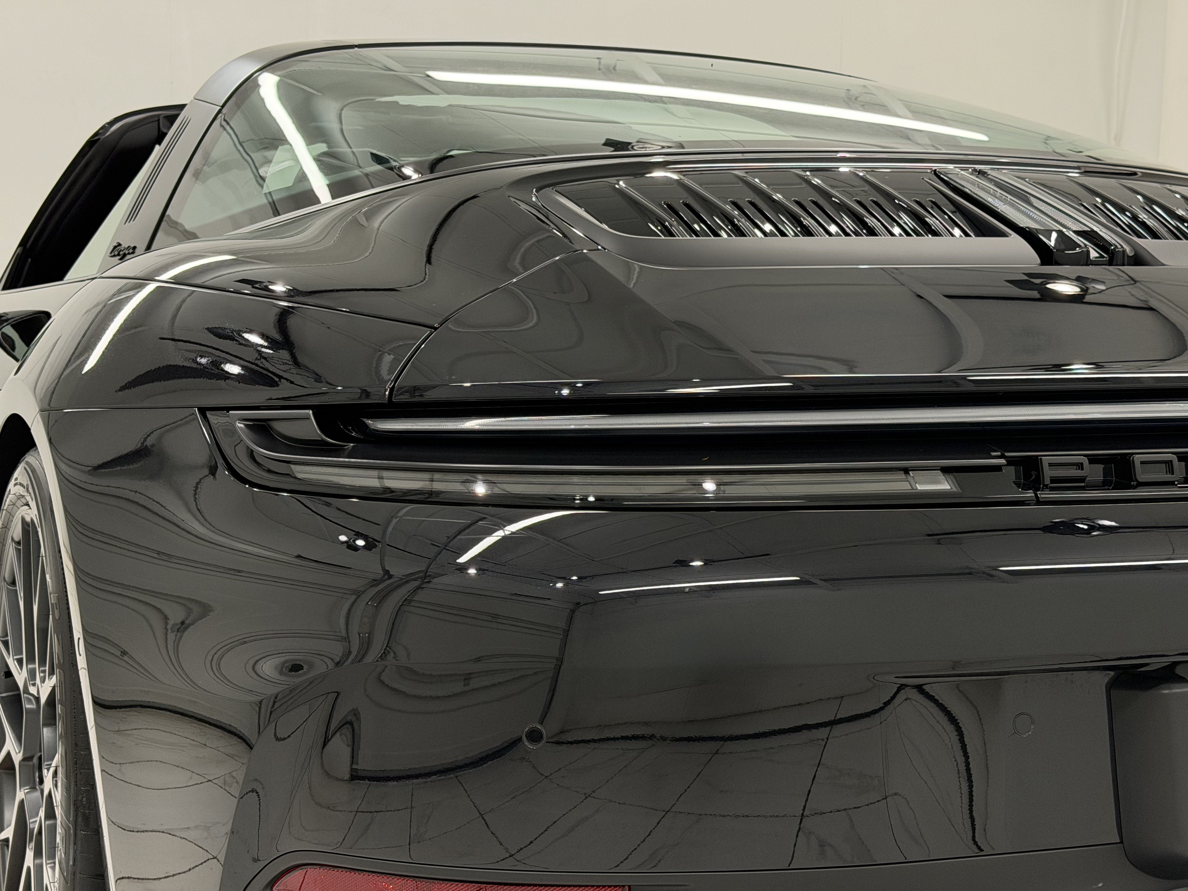 2025 Porsche 911 4 GTS