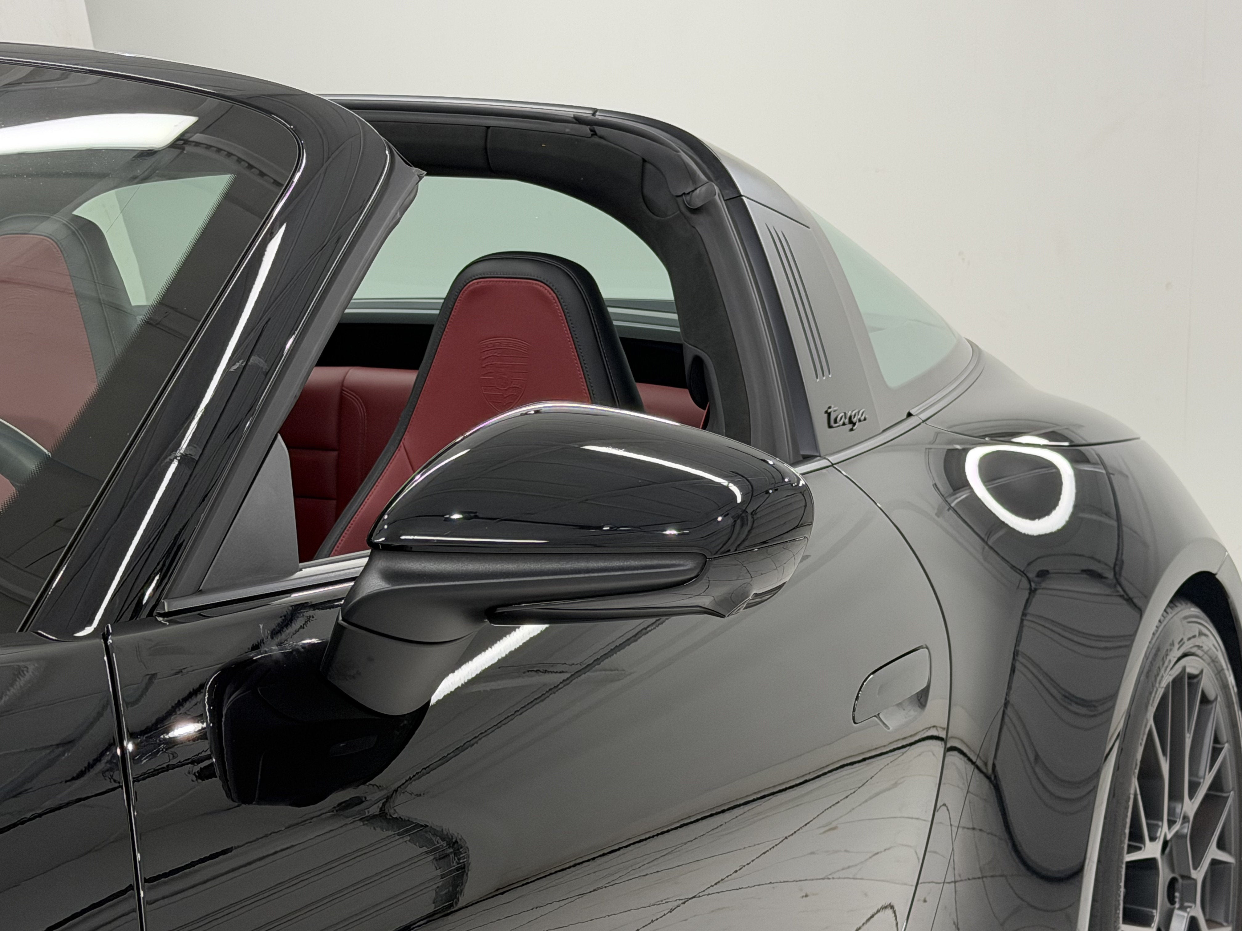 2025 Porsche 911 4 GTS
