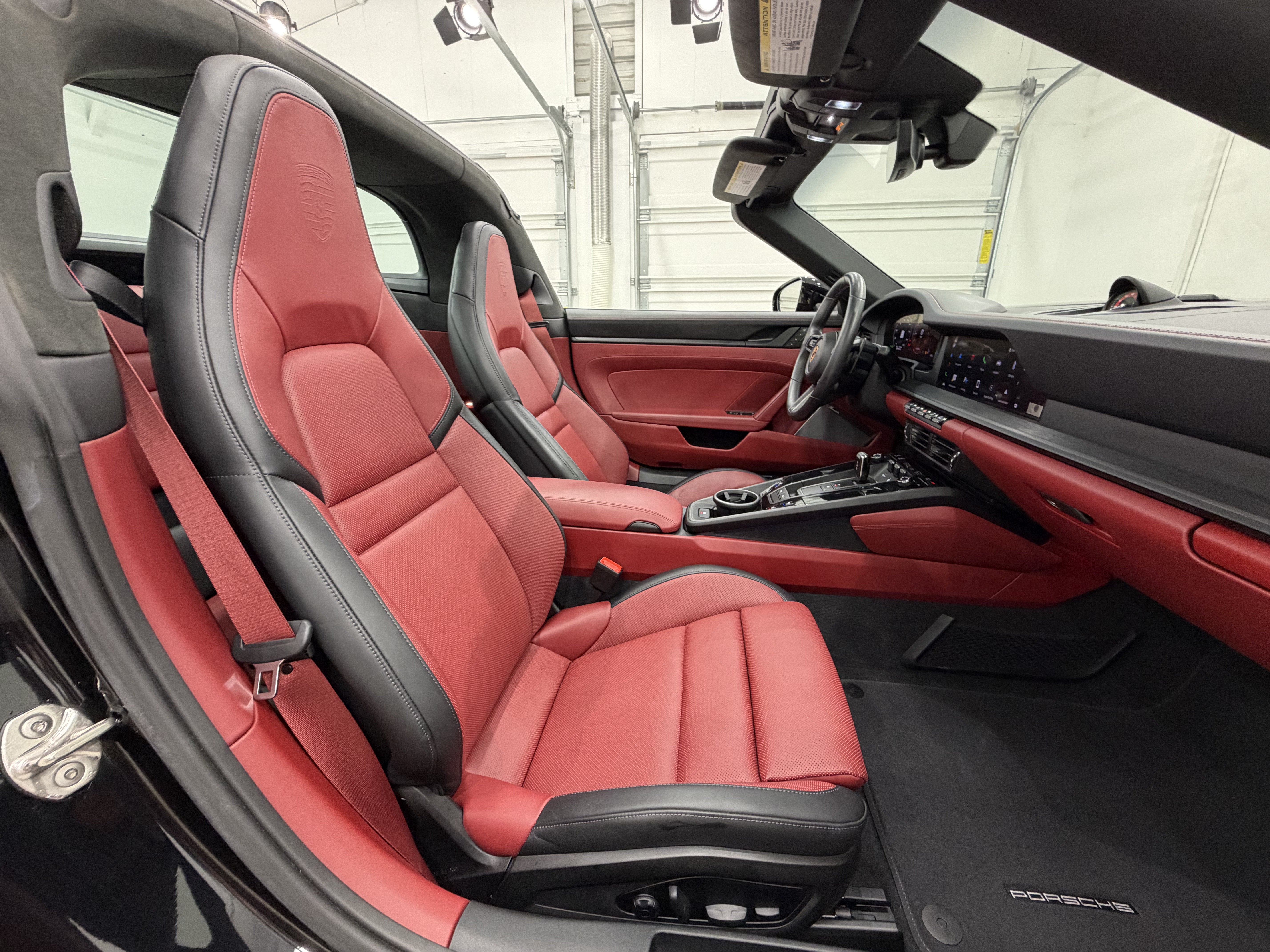 2025 Porsche 911 4 GTS