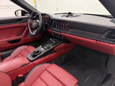 2025 Porsche 911 4 GTS