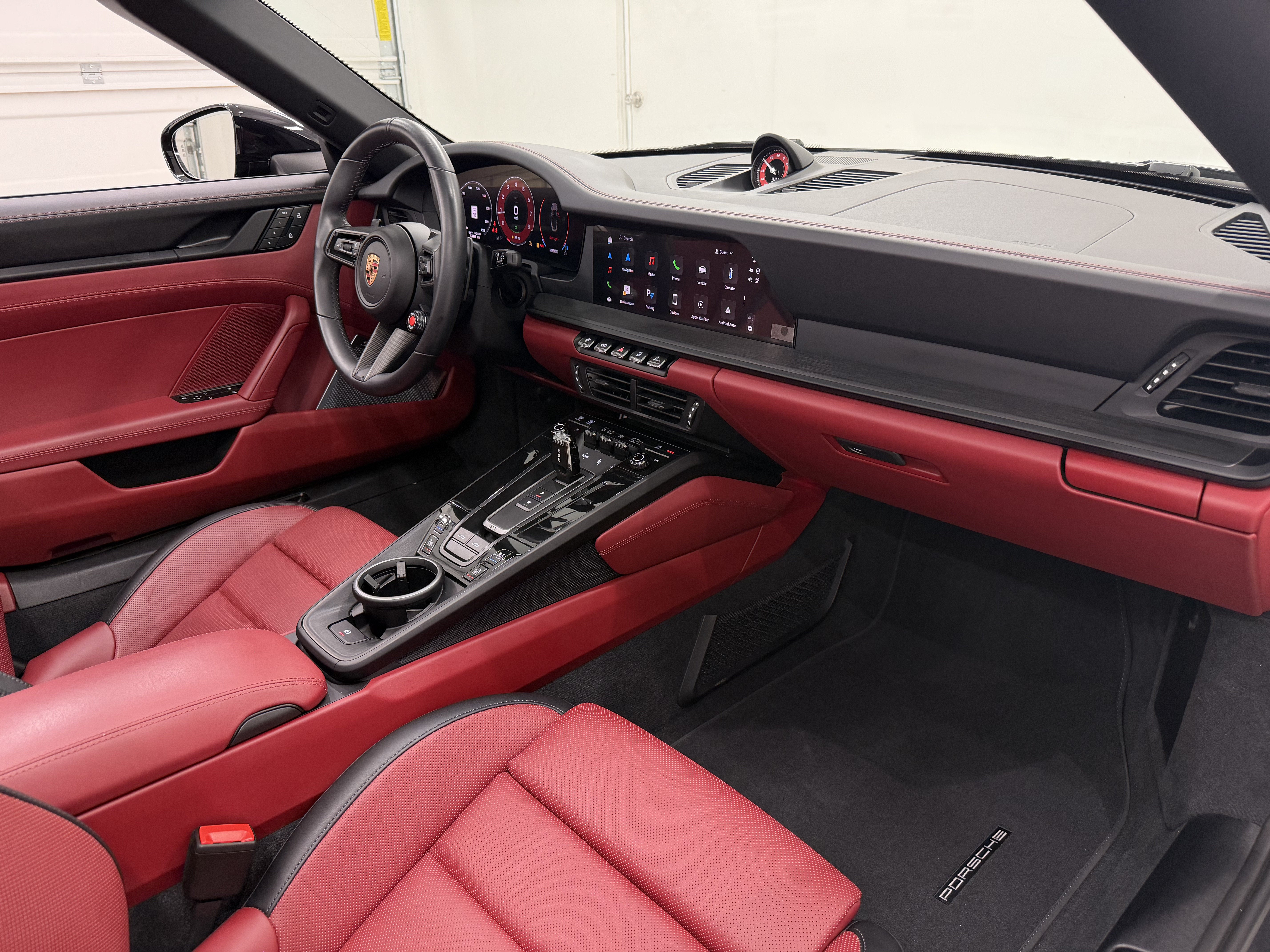 2025 Porsche 911 4 GTS