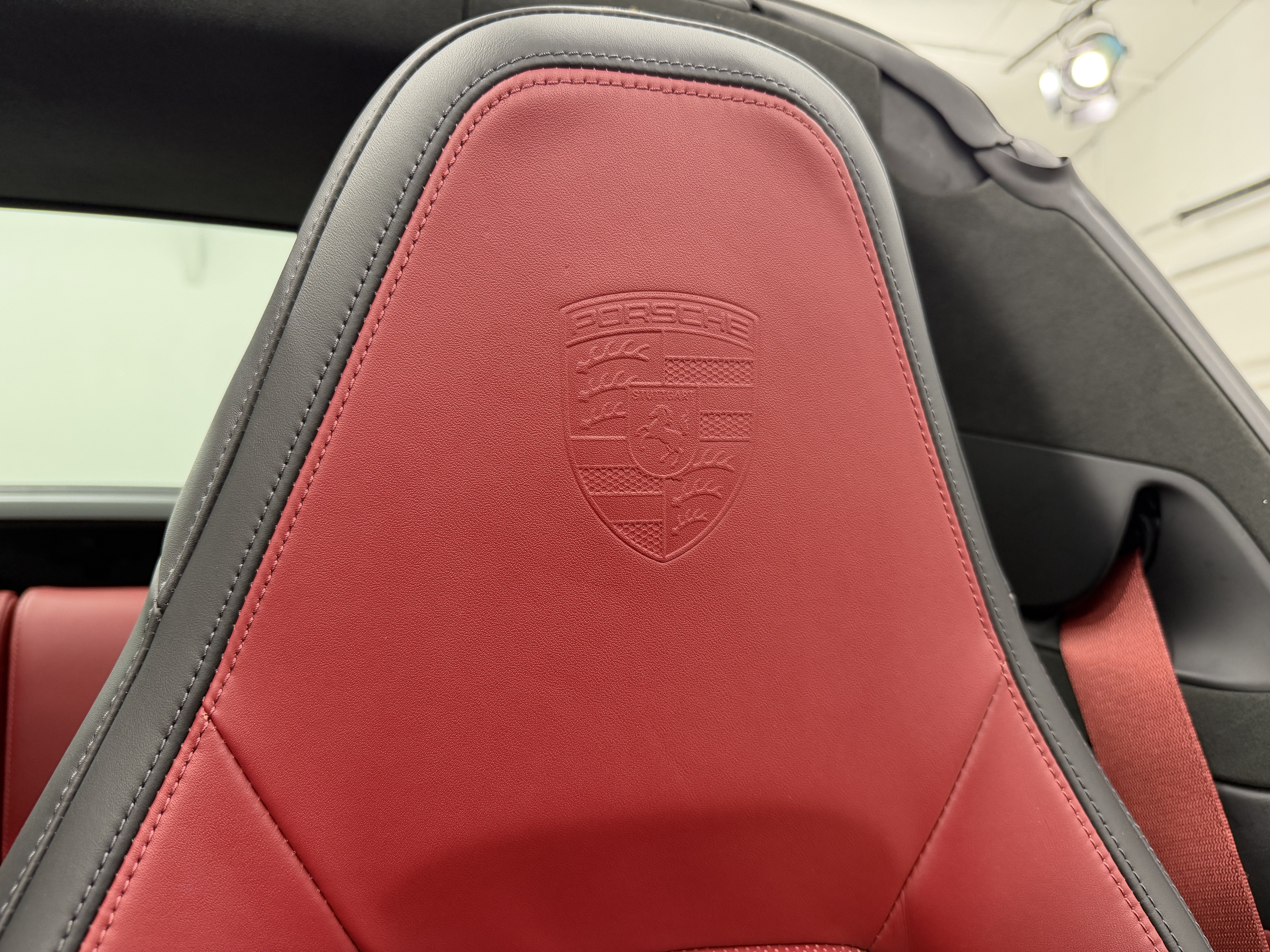2025 Porsche 911 4 GTS
