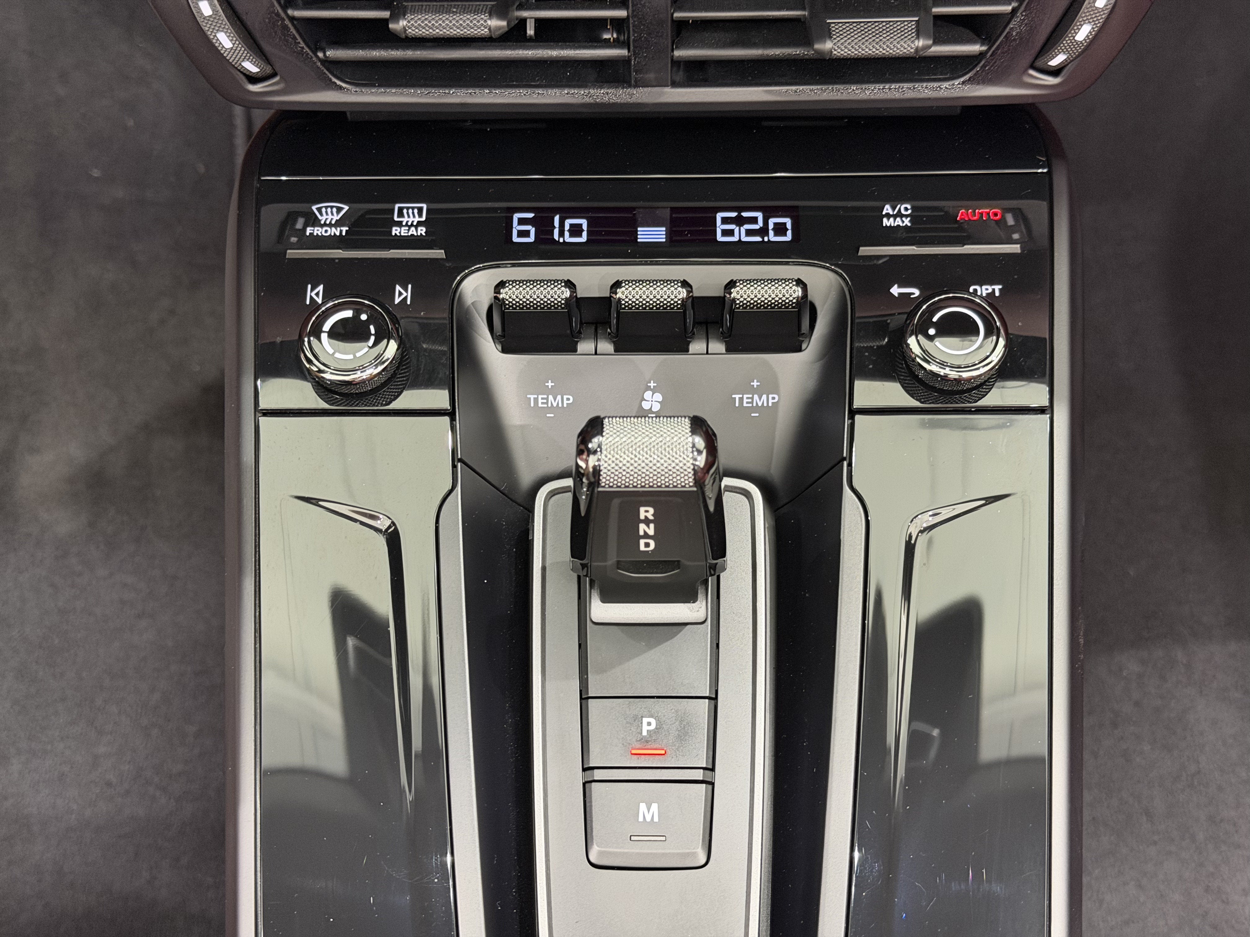 2025 Porsche 911 4 GTS