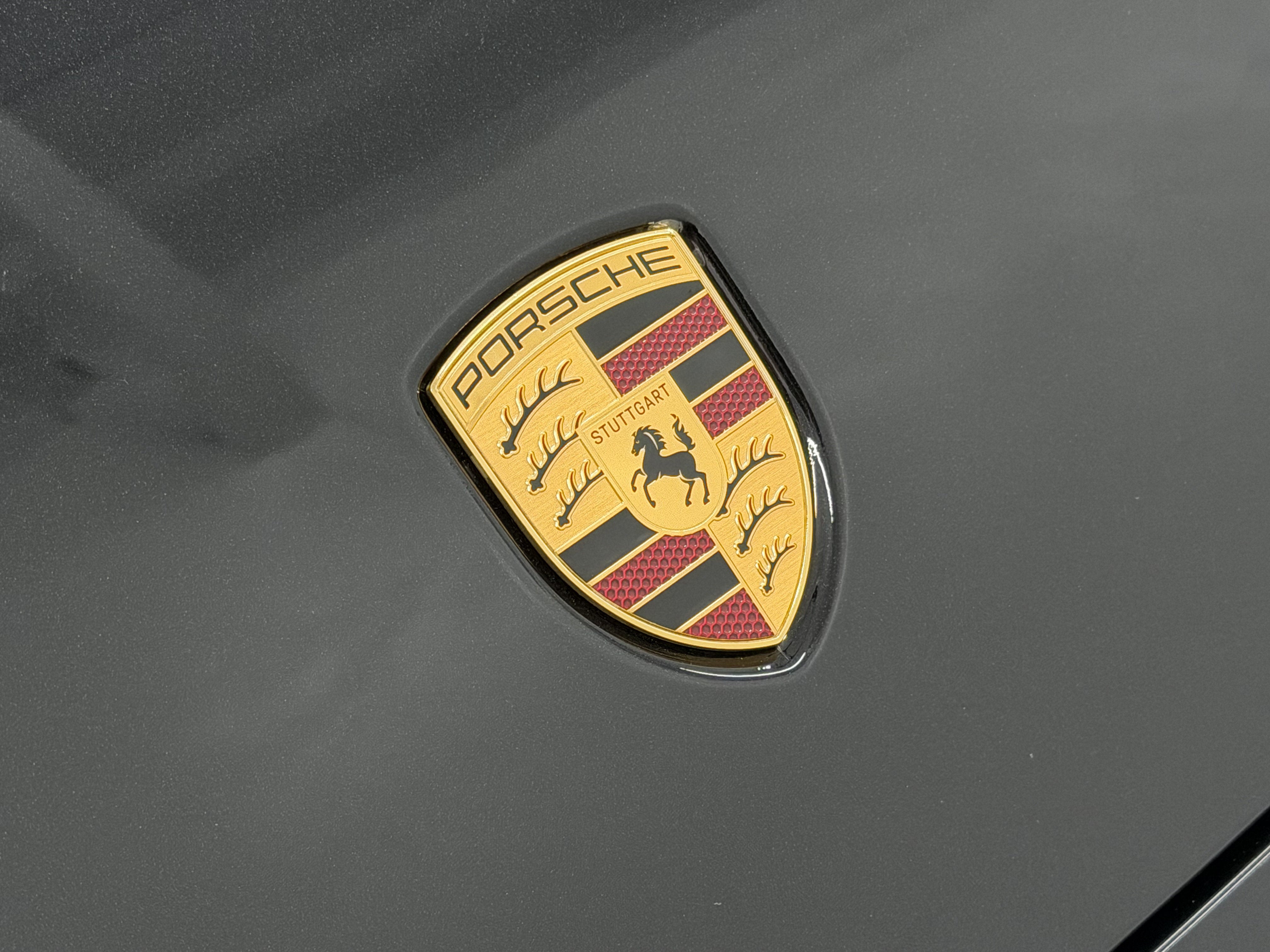 2025 Porsche 911 4 GTS