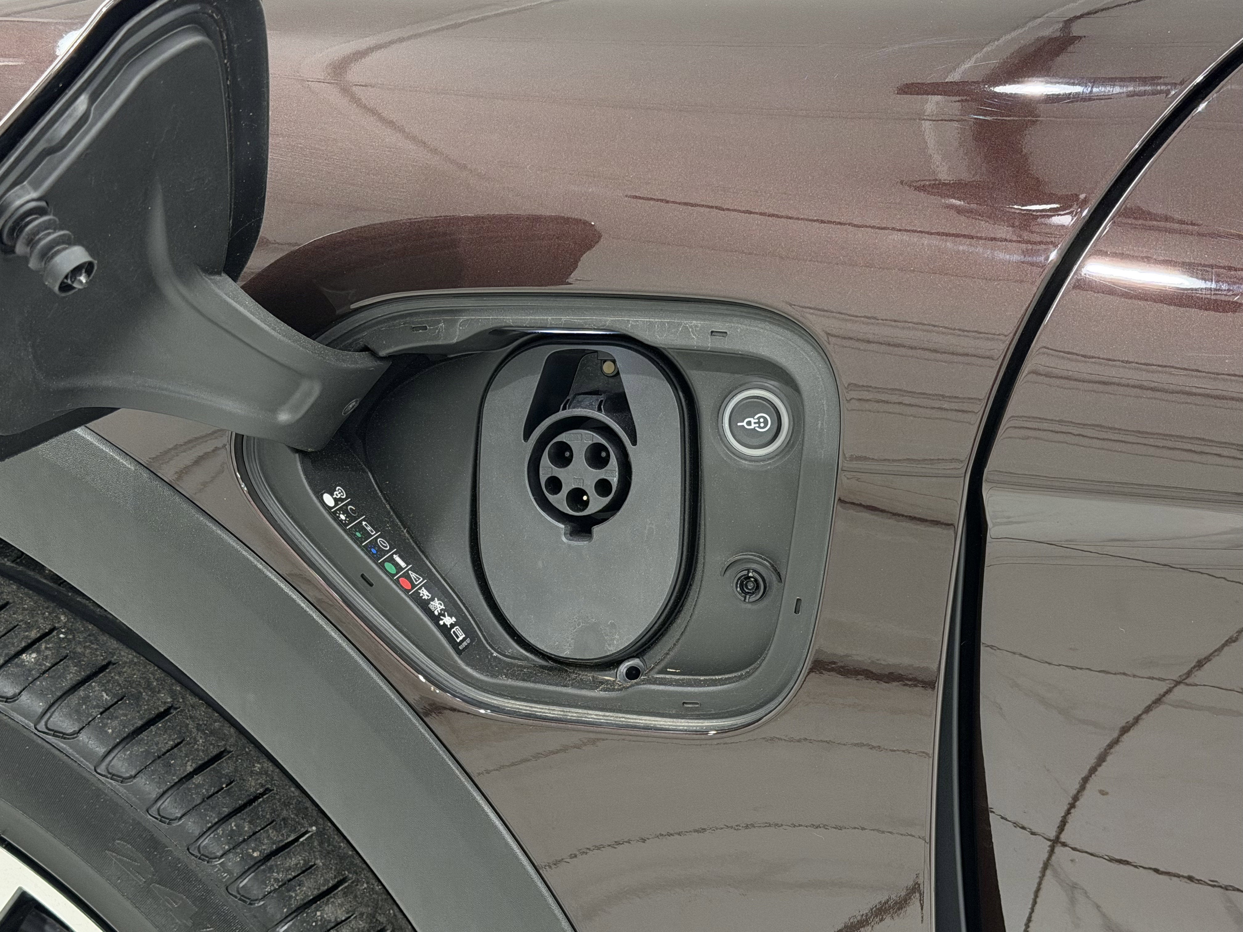 2023 Porsche Taycan Turbo