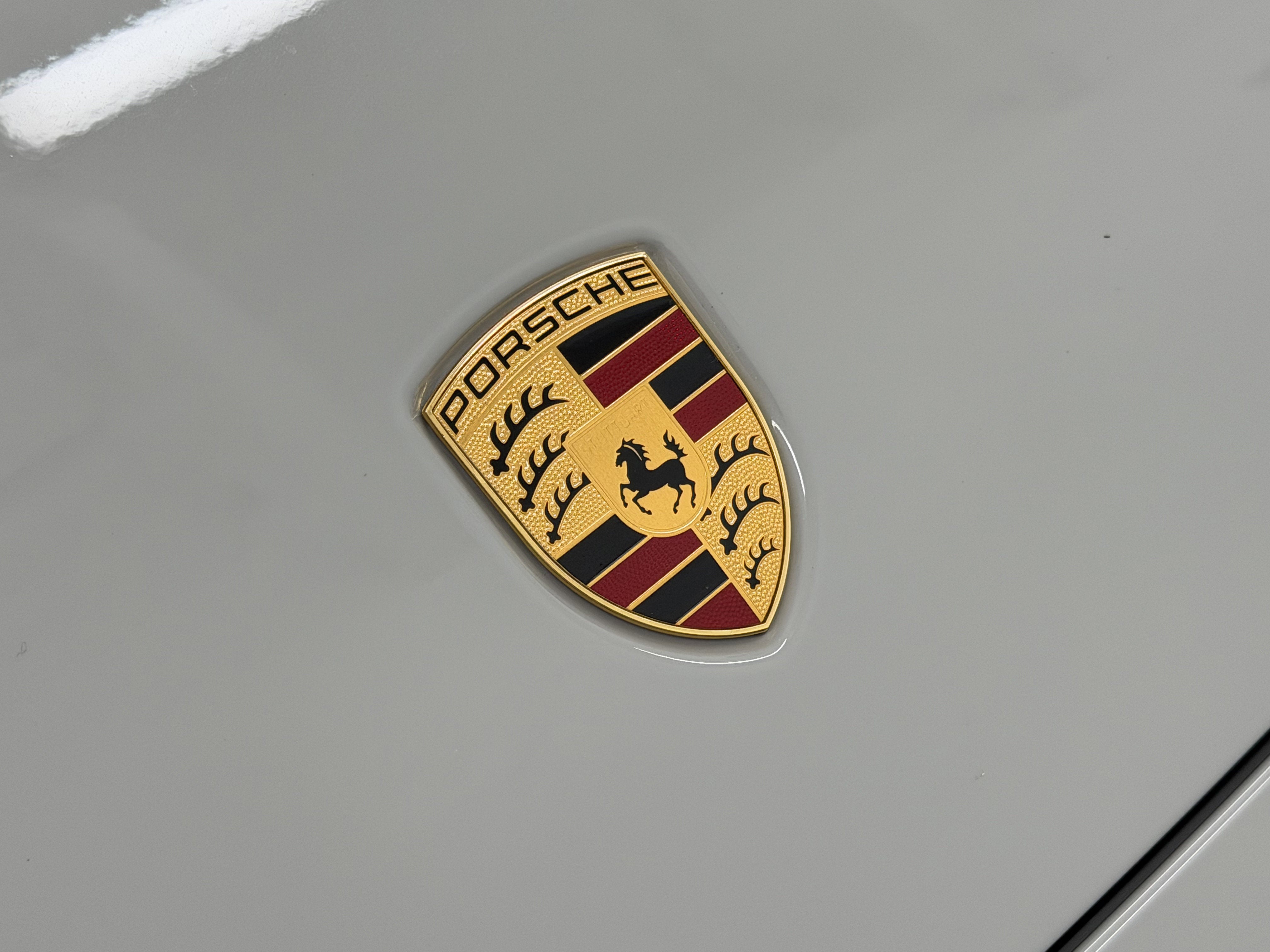 2023 Porsche 911 Carrera 4 GTS