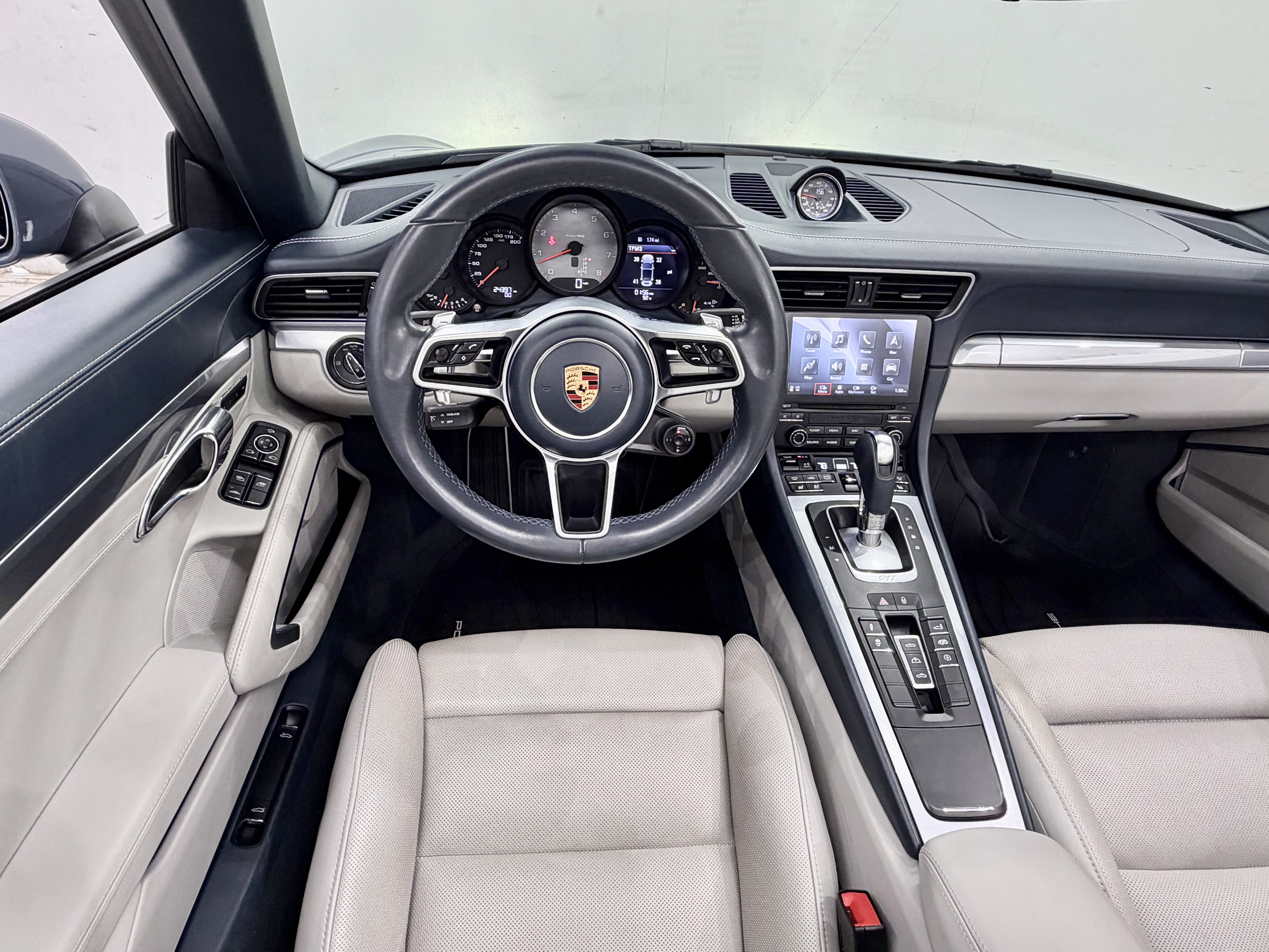 2017 Porsche 911 Carrera 4S