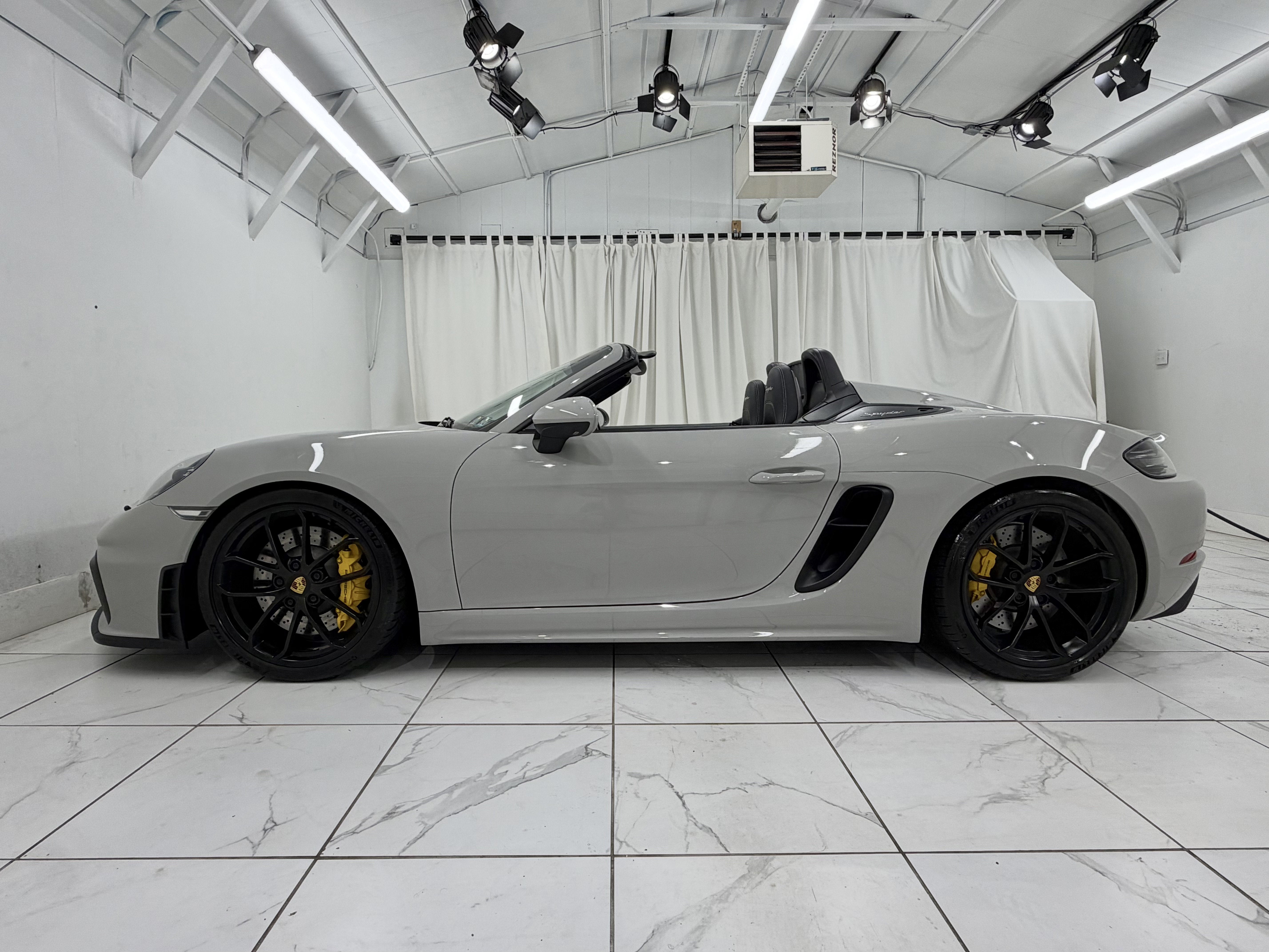 2021 Porsche 718 Spyder Roadster