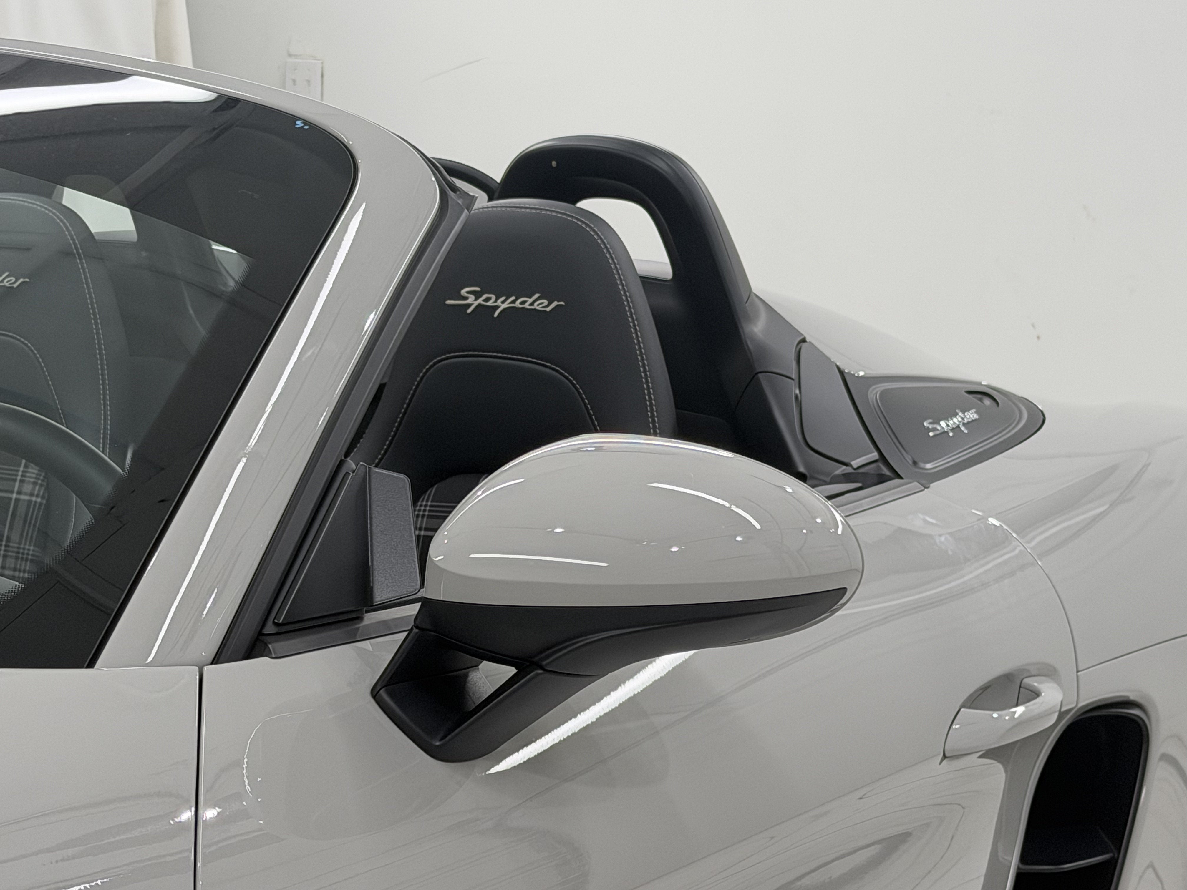 2021 Porsche 718 Spyder Roadster