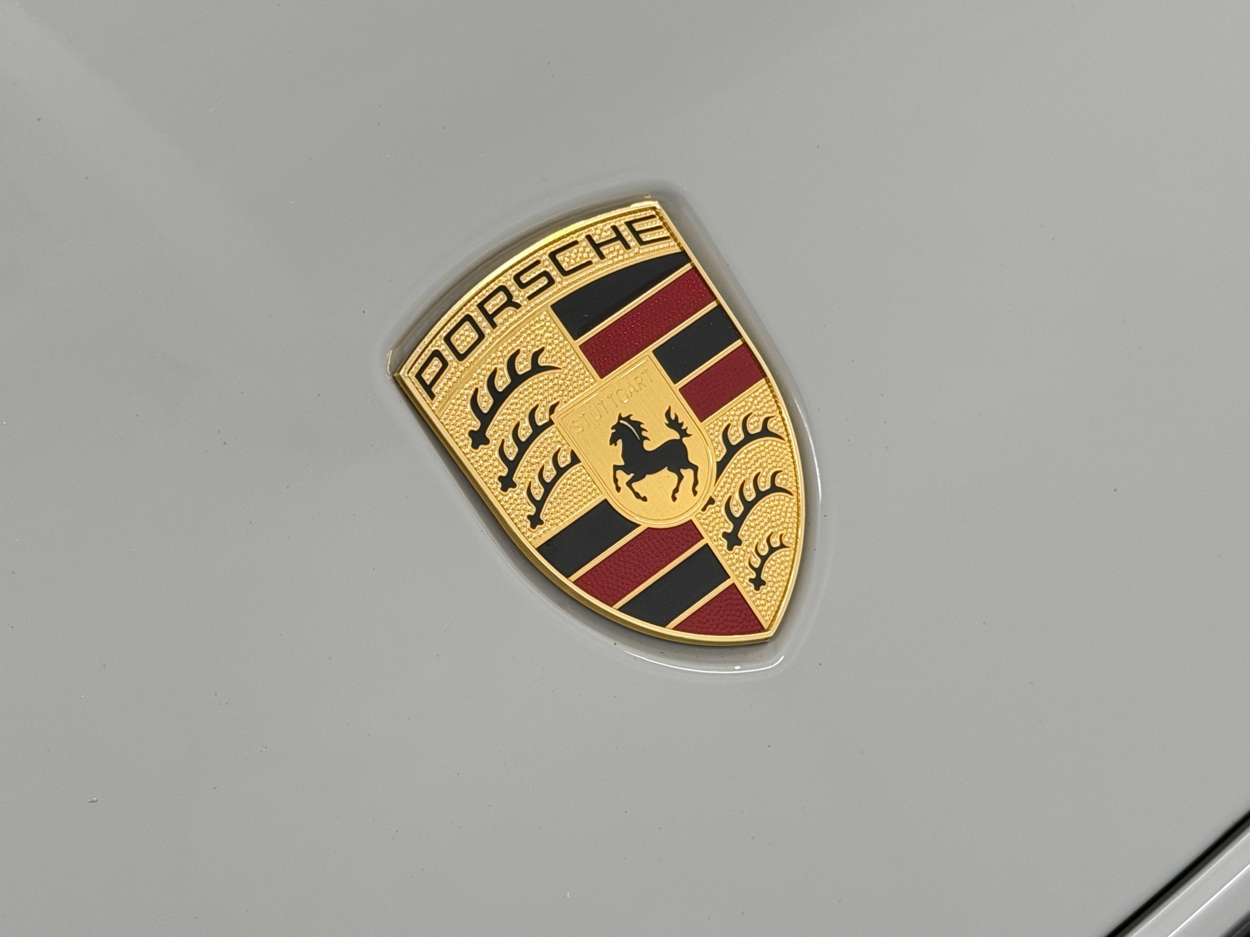2021 Porsche 718 Spyder Roadster