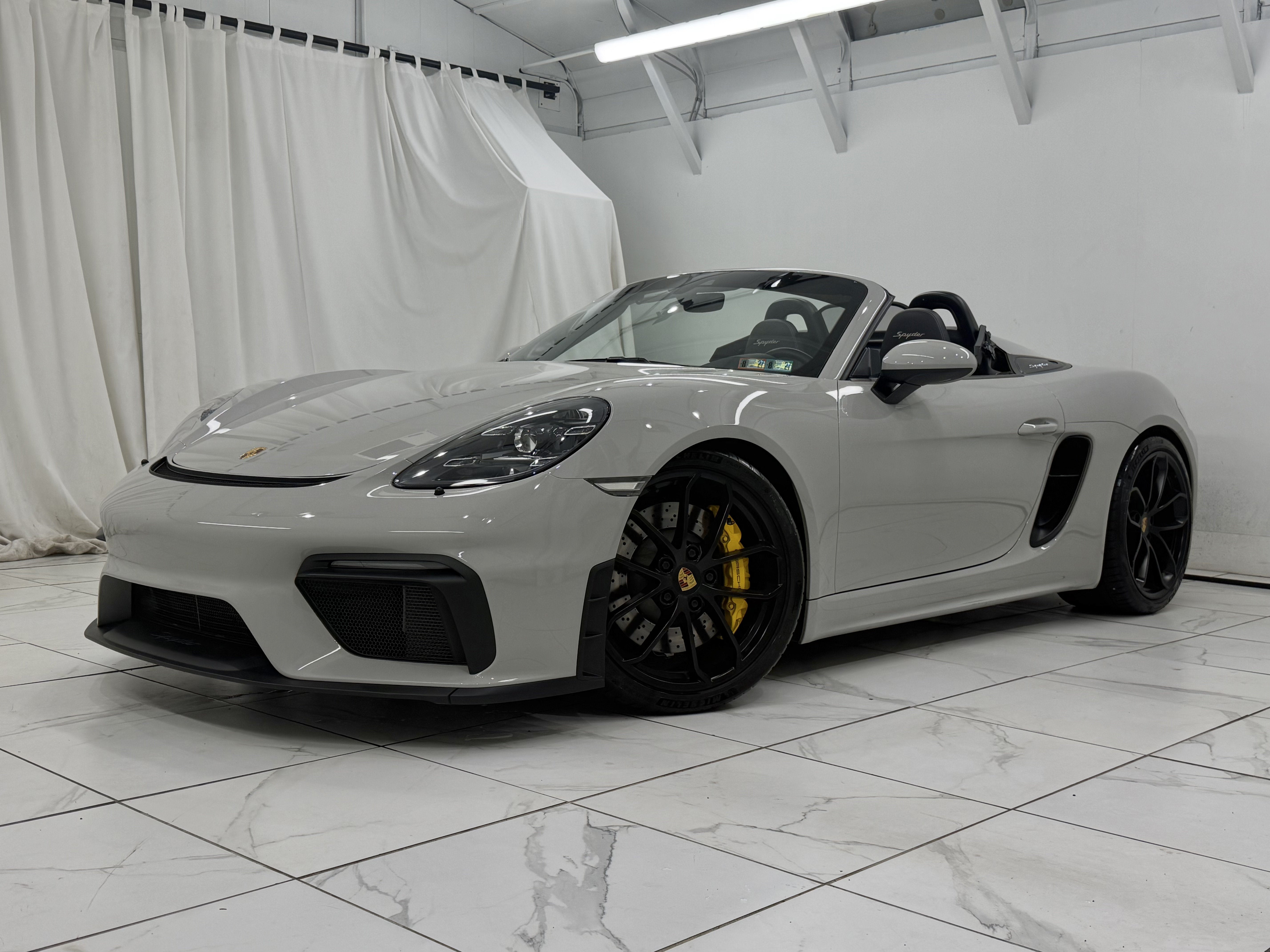 2021 Porsche 718 Spyder Roadster